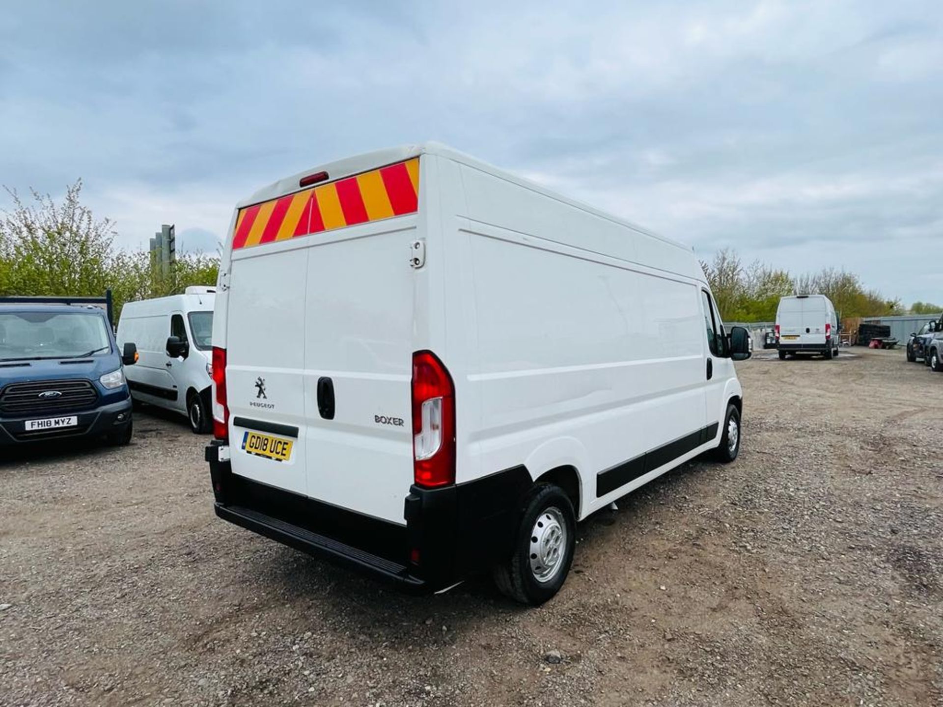 Peugeot Boxer 2.0 BlueHDI L3 H2 Professional 2018 '18 Reg' Sat Nav - A/C - Image 9 of 23