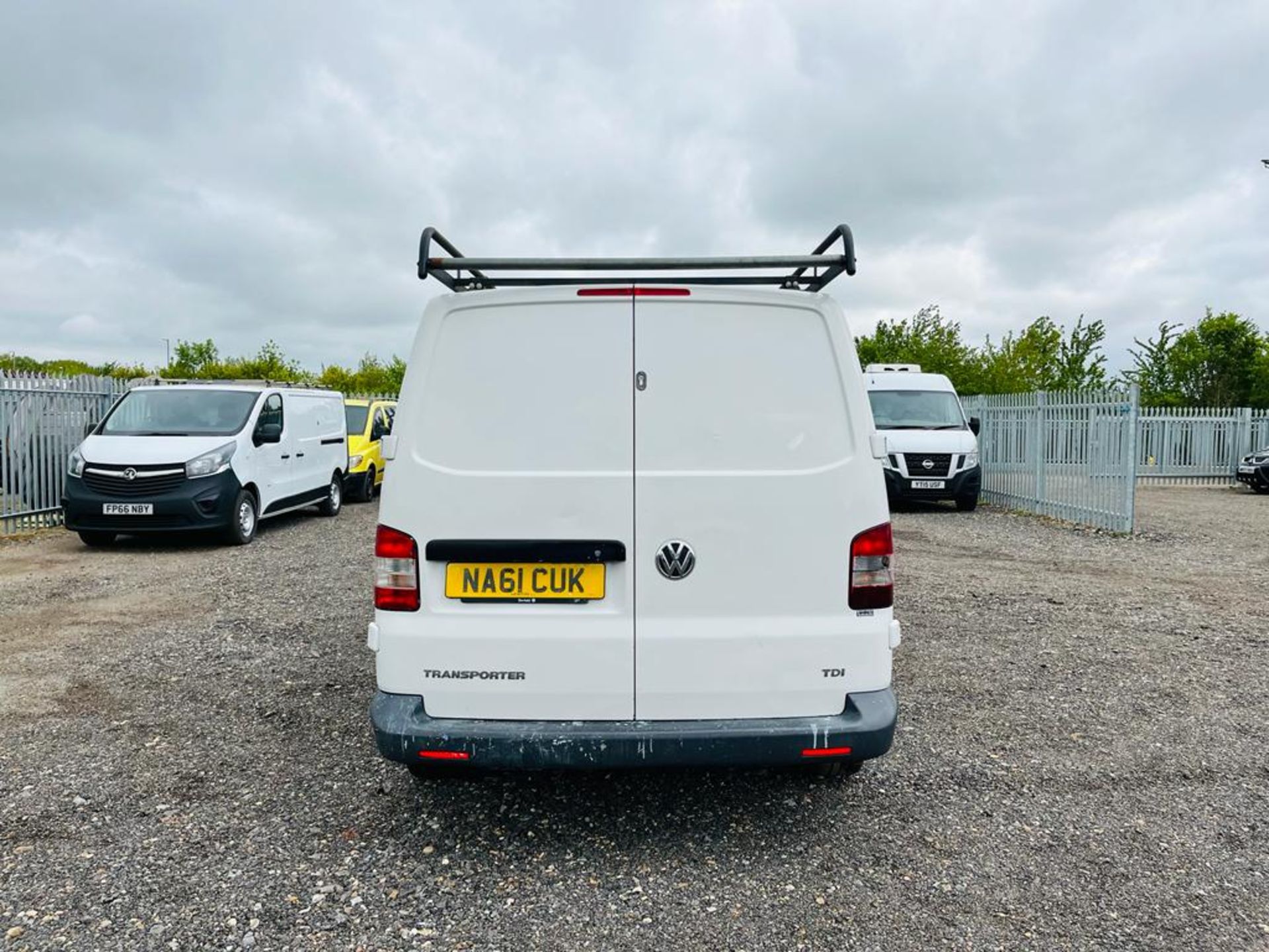 ** ON SALE ** Volkswagen Transporter T30 102 LWB 2011 '61 Reg' Sat Nav - Panel Van - Image 8 of 25