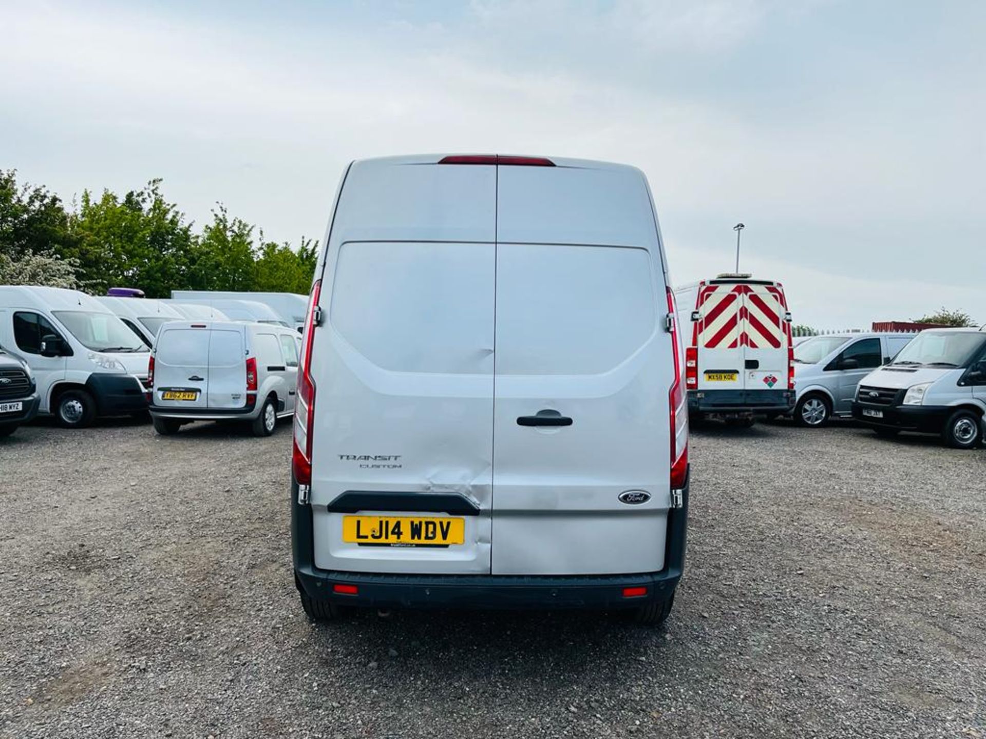 Ford Transit Custom 330 E-Tec 2.2 TDCI 125 DCIV LWB HI Roof 2014 "14 Reg" - A/C- Parking Sensors - Image 8 of 23