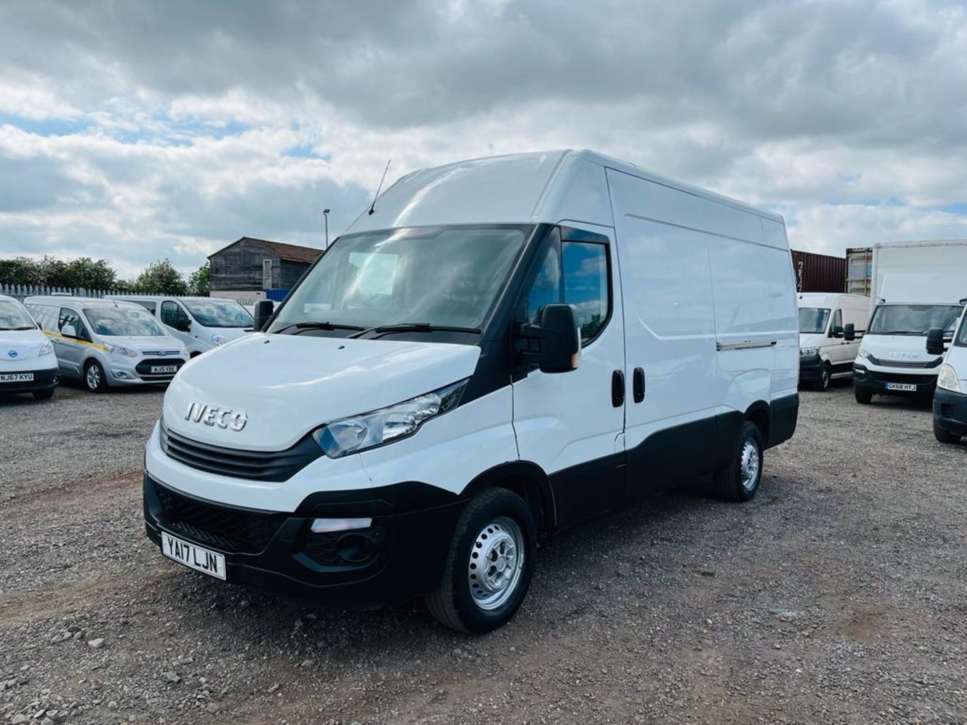 ** ON SALE ** Iveco Daily 35S14V 2.3 HD L2 H3 2017 '17 Reg' Panel Van - ULEZ Compliant - Image 3 of 23