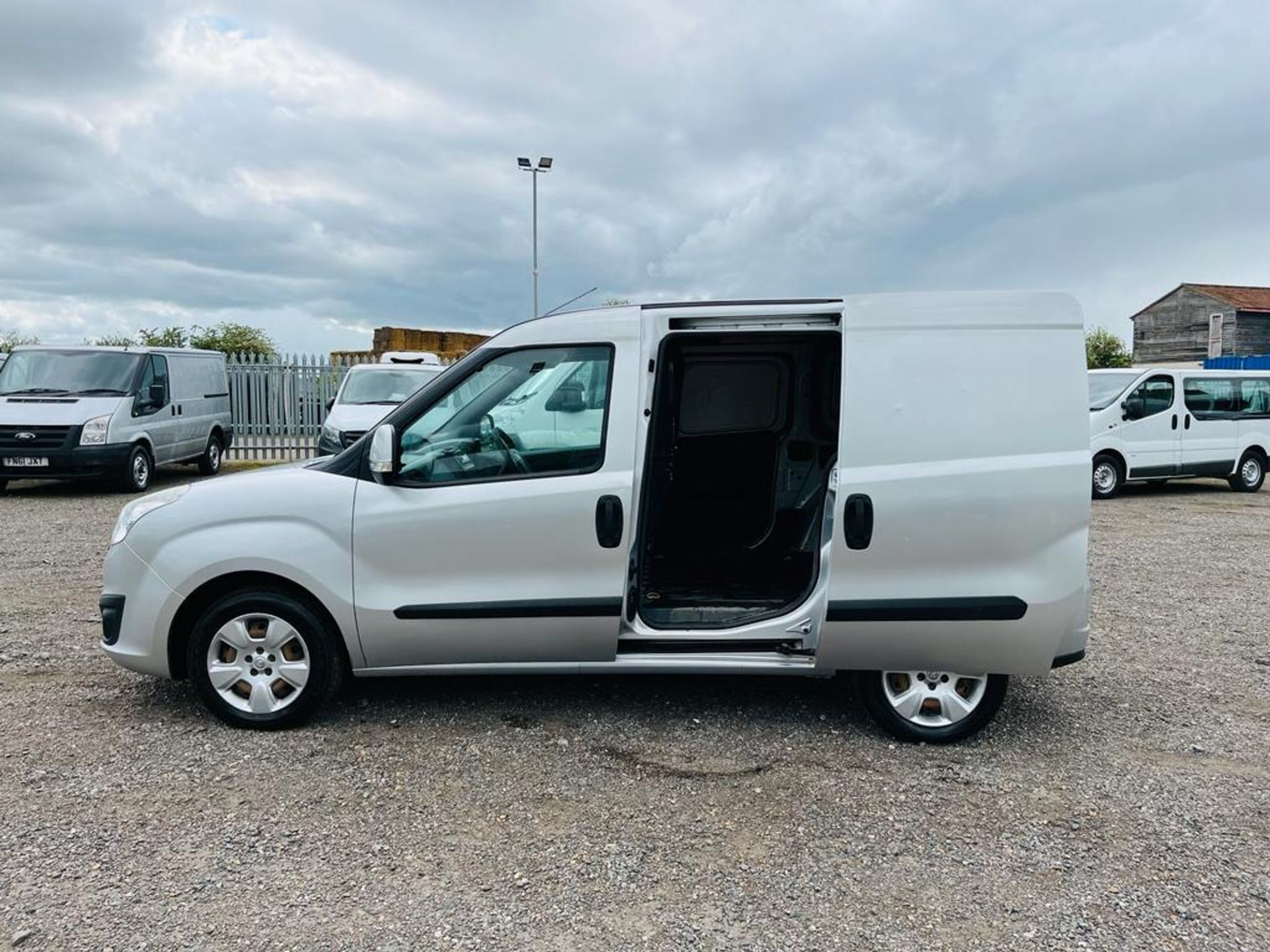 **ON SALE**Vauxhall Combo Sportive 1.3 CDTI L1 H1 2014 '64 Reg' A/C - Panel Van - Only 117570-No Vat - Image 5 of 24