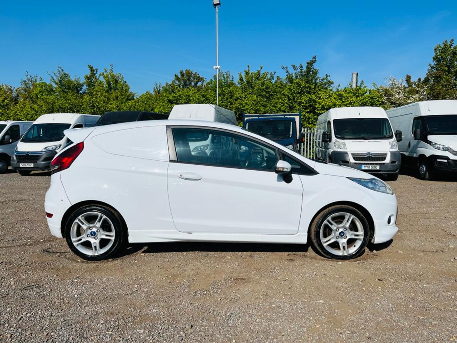 ** ON SALE ** Ford Fiesta 1.6 TDCI 95 DuaraTorq DPF Sport 2012 '12 Reg' Panel Van - No Vat - A/C - Image 9 of 20