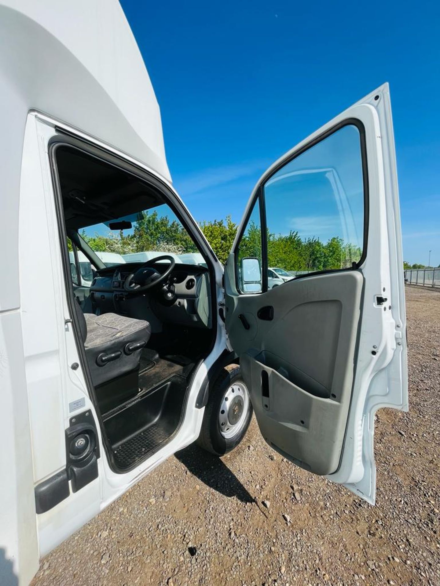 Renault Master LL35 2.5 DCI 120 Low Loader Luton 2007 '07 Reg' - Only 116,242 Miles - Image 10 of 22