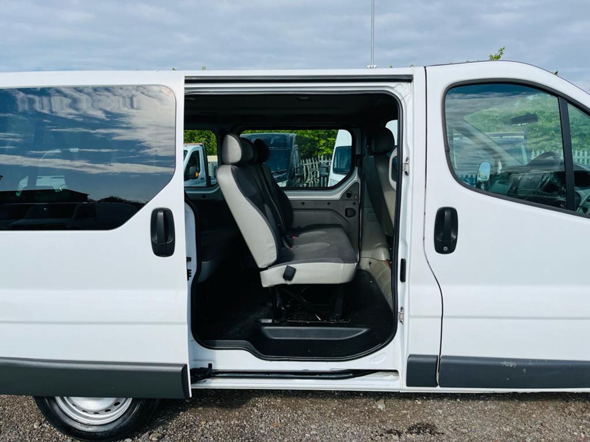 ** ON SALE ** Vauxhall Vivaro 2900 Combi 2.0 CDTI L1 H1 2014 '64 Reg' 9 Seats - No Vat - Image 12 of 26