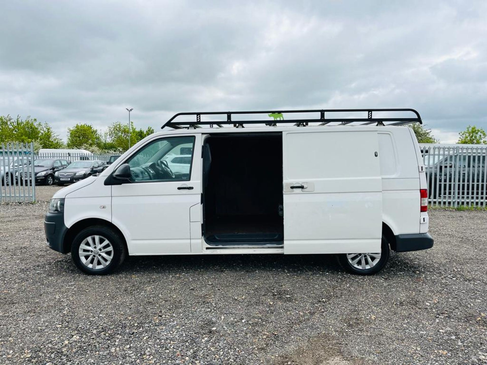 ** ON SALE ** Volkswagen Transporter T30 102 LWB 2011 '61 Reg' Sat Nav - Panel Van - Image 5 of 25