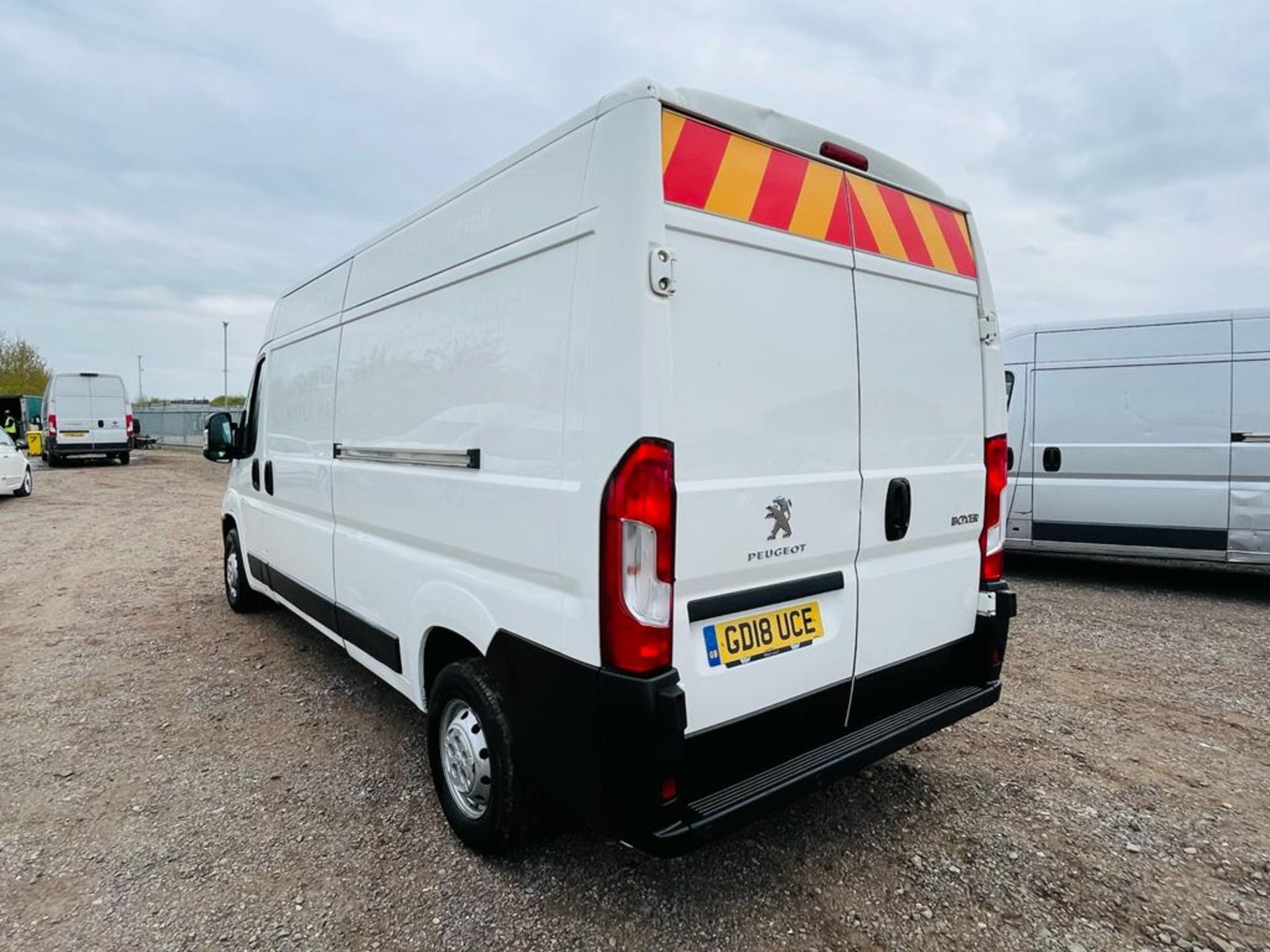 Peugeot Boxer 2.0 BlueHDI L3 H2 Professional 2018 '18 Reg' Sat Nav - A/C - Image 6 of 23