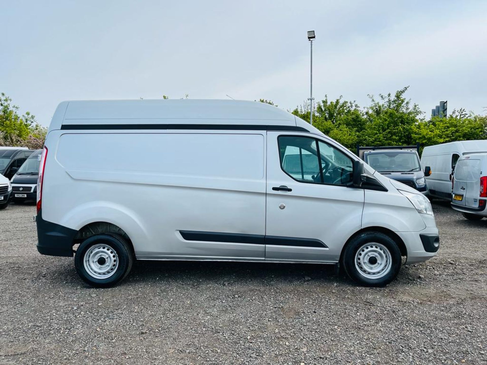 Ford Transit Custom 330 E-Tec 2.2 TDCI 125 DCIV LWB HI Roof 2014 "14 Reg" - A/C- Parking Sensors - Image 11 of 23