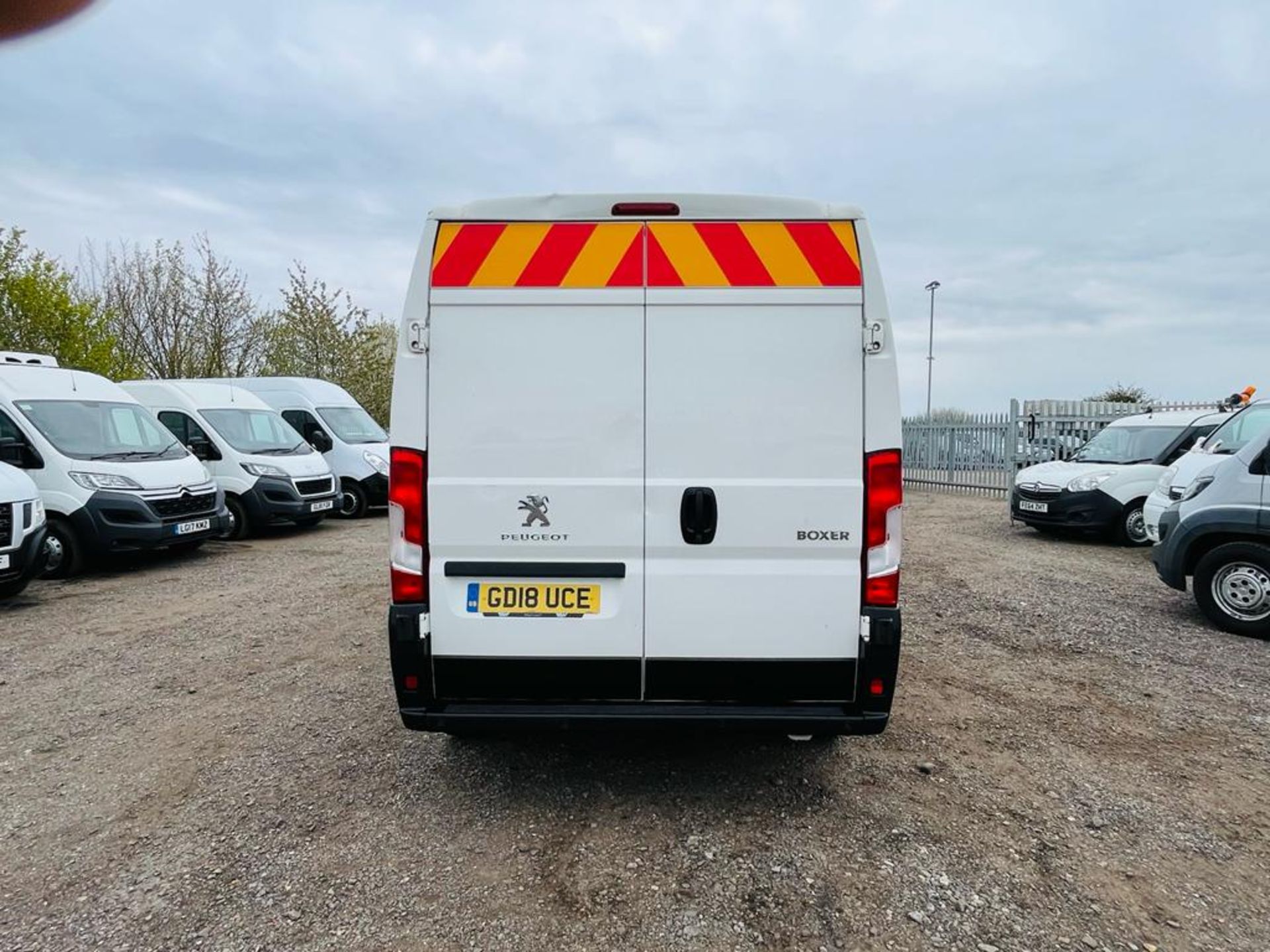 Peugeot Boxer 2.0 BlueHDI L3 H2 Professional 2018 '18 Reg' Sat Nav - A/C - Image 7 of 23