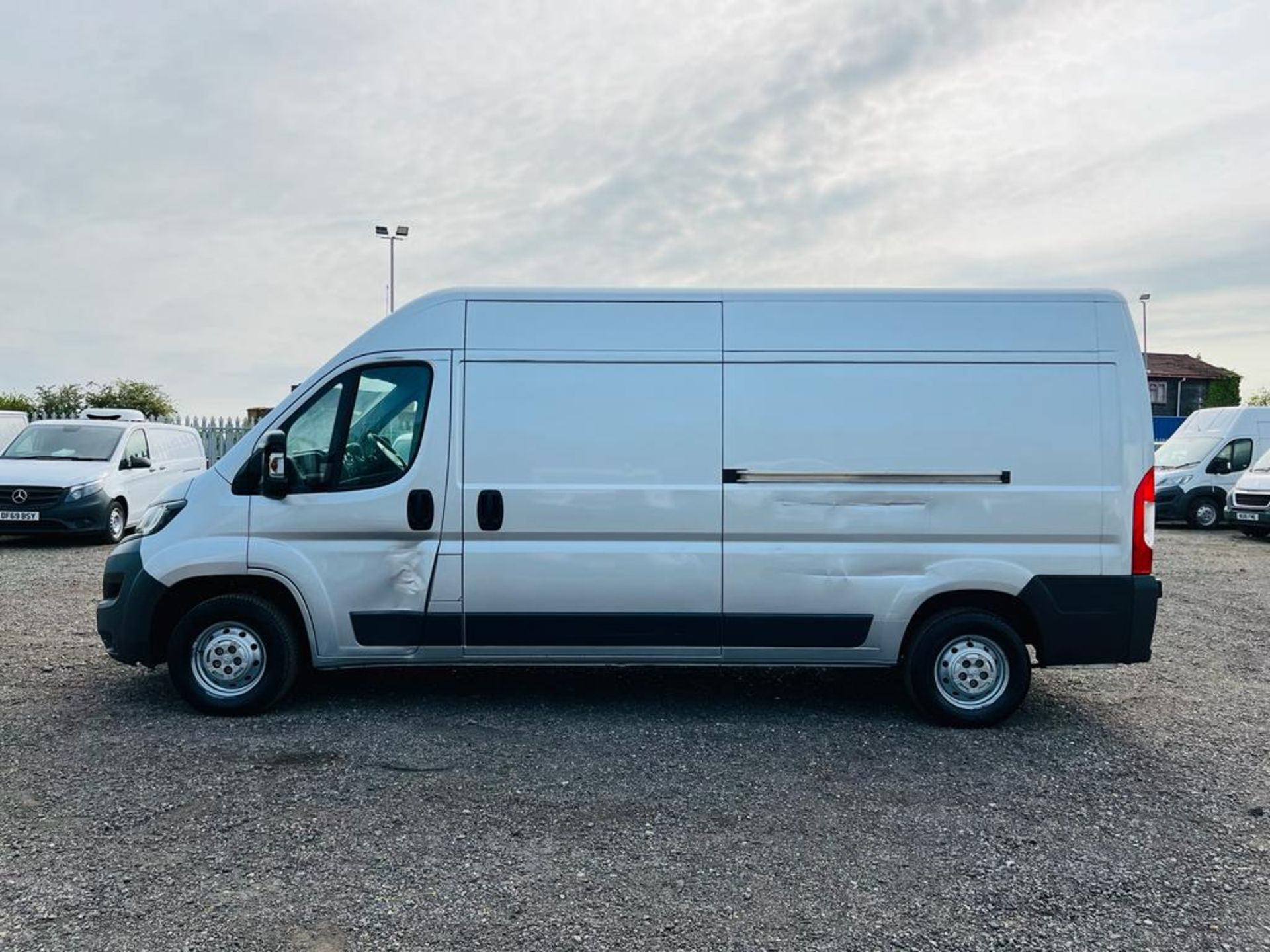 ** ON SALE ** Peugeot Boxer Professional 2.0 BlueHDI L3 H2 2017 '67 Reg' Sat Nav - A/C - No Vat - Image 4 of 24