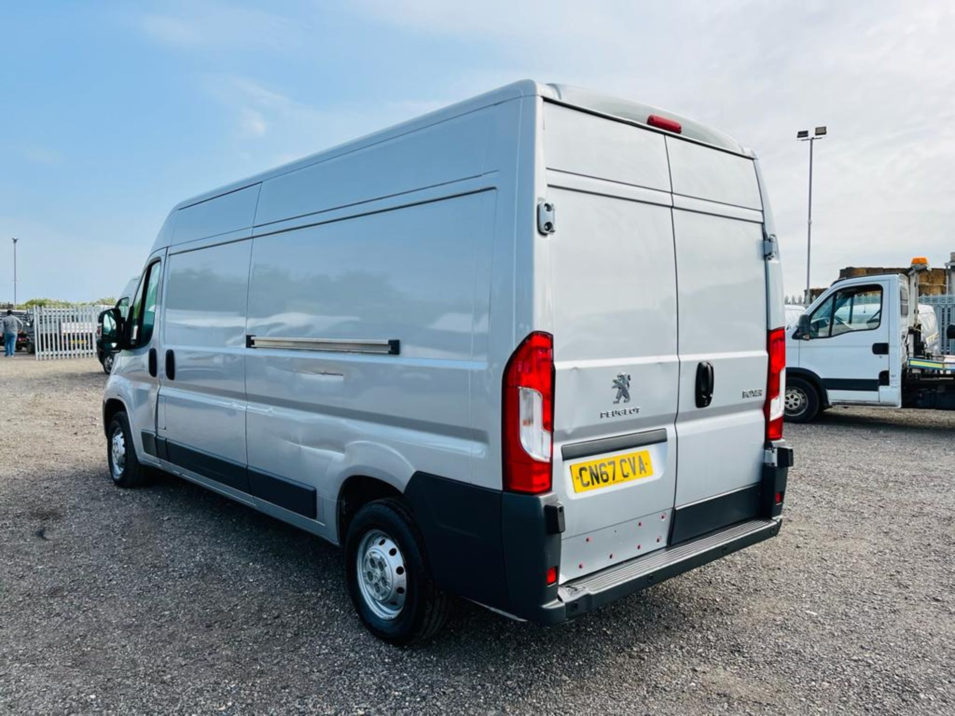 ** ON SALE ** Peugeot Boxer Professional 2.0 BlueHDI L3 H2 2017 '67 Reg' Sat Nav - A/C - No Vat - Image 7 of 24