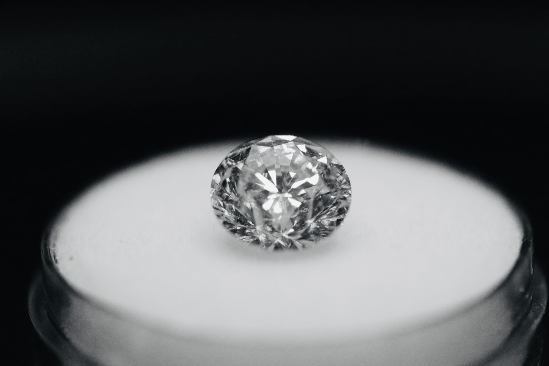 Single - DGI Round Brilliant Cut Natural Diamond 2.06 Carat F Colour Clarity VS2 - 142590147