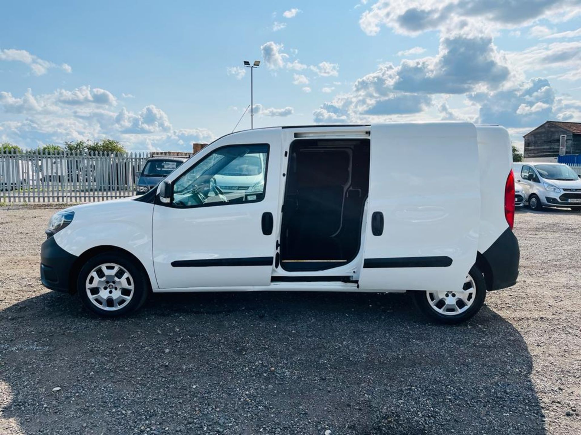 Fiat Doblo Cargo 1.6 MultiJet Tecnico MAXI 2019 '19 Reg' Only 85,456 Miles - ULEZ Compliant - Image 5 of 25