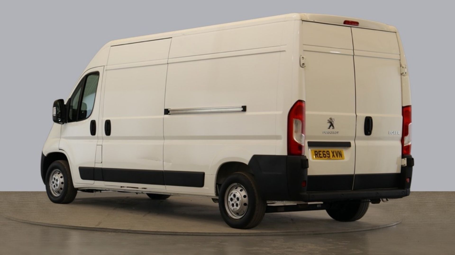 ** ON SALE ** Peugeot Boxer 335 Professional L3 H2 2.2 BlueHDI 2019 '69 Reg' Sat Nav - A/C - Image 4 of 13