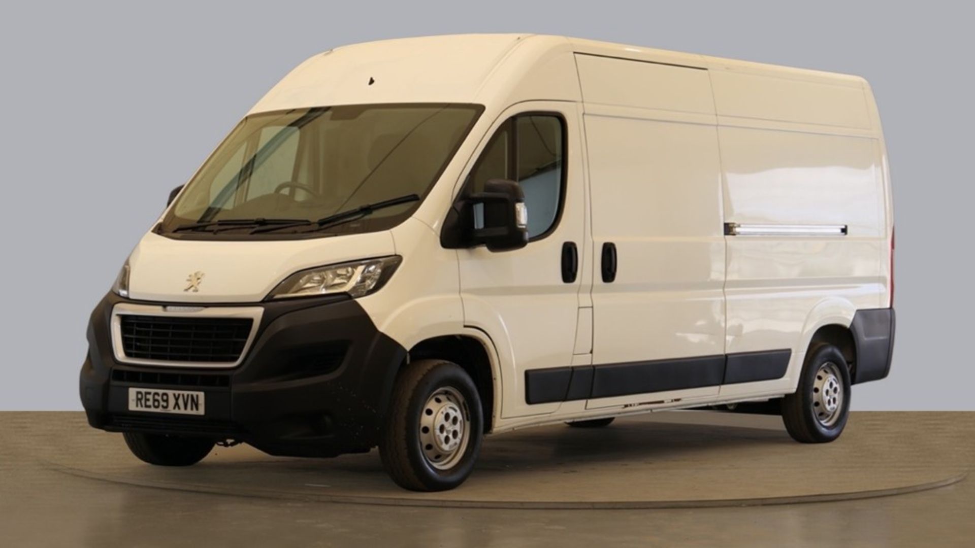 ** ON SALE ** Peugeot Boxer 335 Professional L3 H2 2.2 BlueHDI 2019 '69 Reg' Sat Nav - A/C - Image 3 of 13