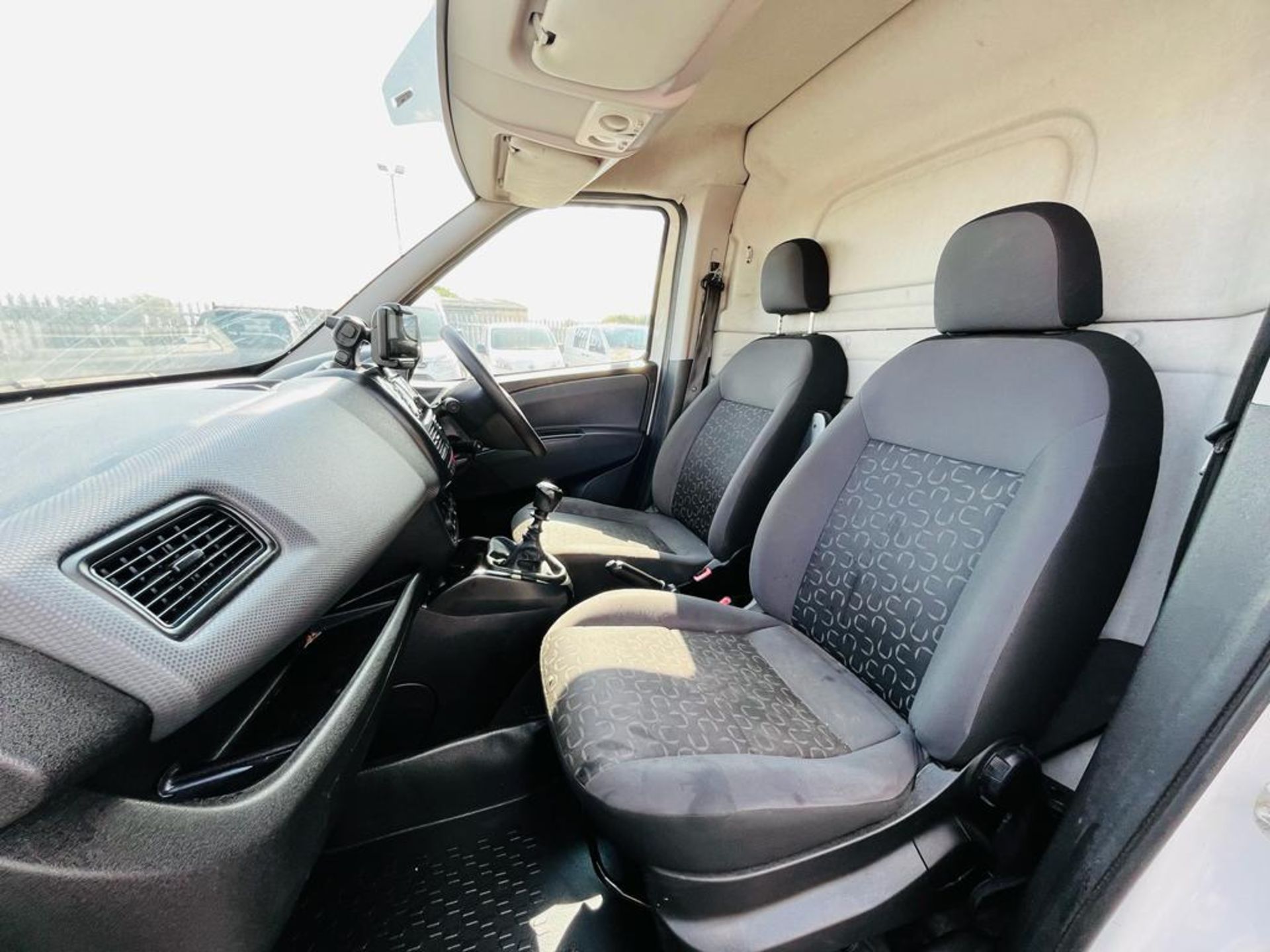 Fiat Doblo Cargo 1.6 MultiJet Tecnico MAXI 2019 '19 Reg' Only 85,456 Miles - ULEZ Compliant - Image 23 of 25