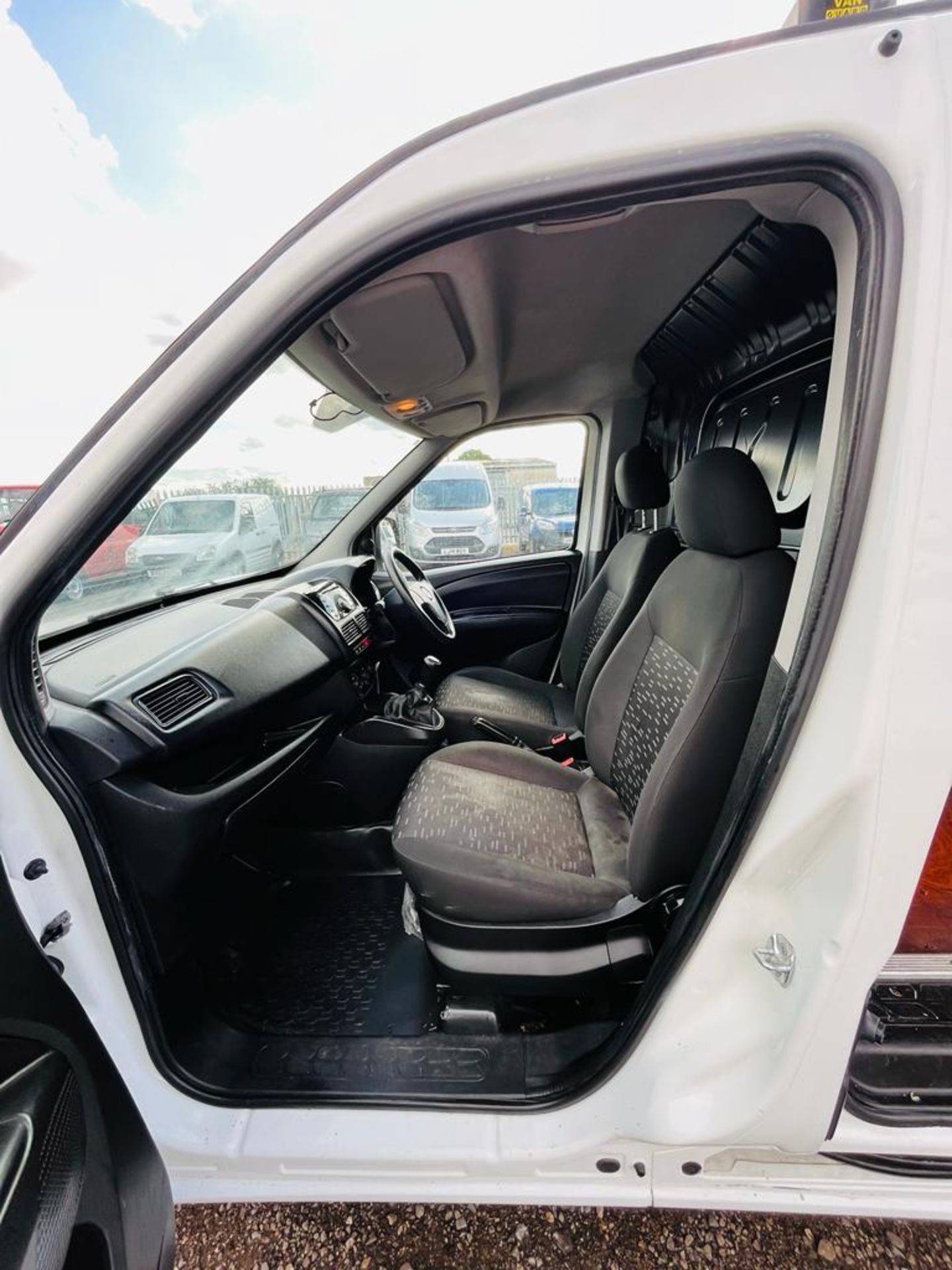 ** ON SALE ** Vauxhall Combo 1.3 CDTI 90 L1 H1 2016 '66 Reg' - Panel Van - ULEZ Compliant - - Image 21 of 25