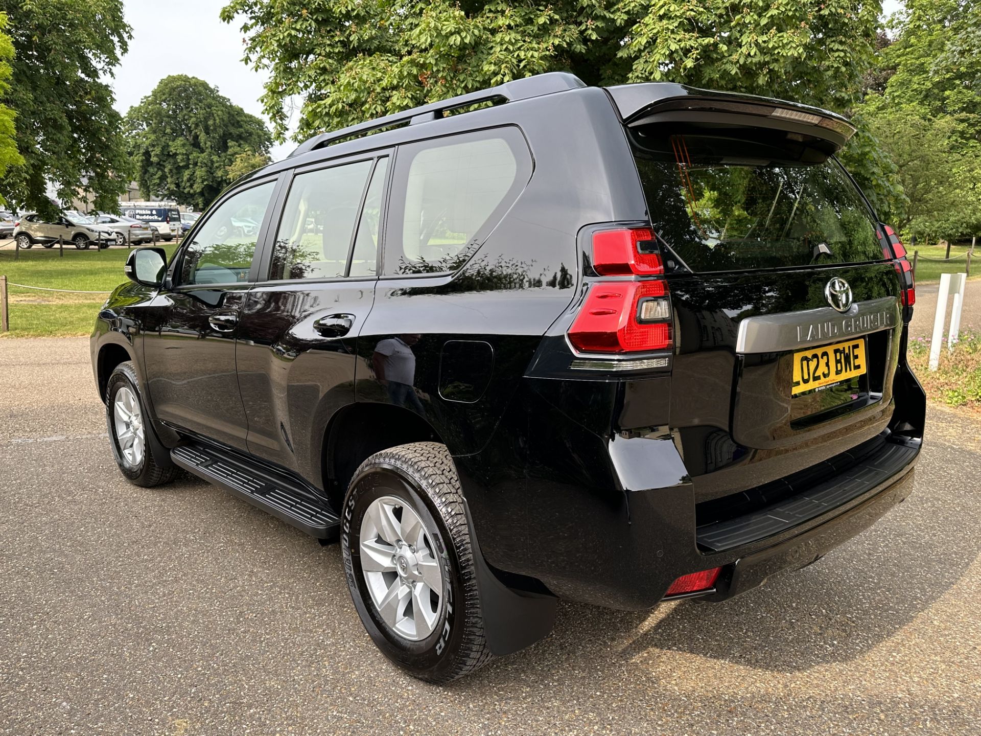 Toyota Land Cruiser Active 2.8 D-4D Auto 2023 '23 Reg' Sat Nav - A/C -ULEZ Compliant - Image 7 of 34