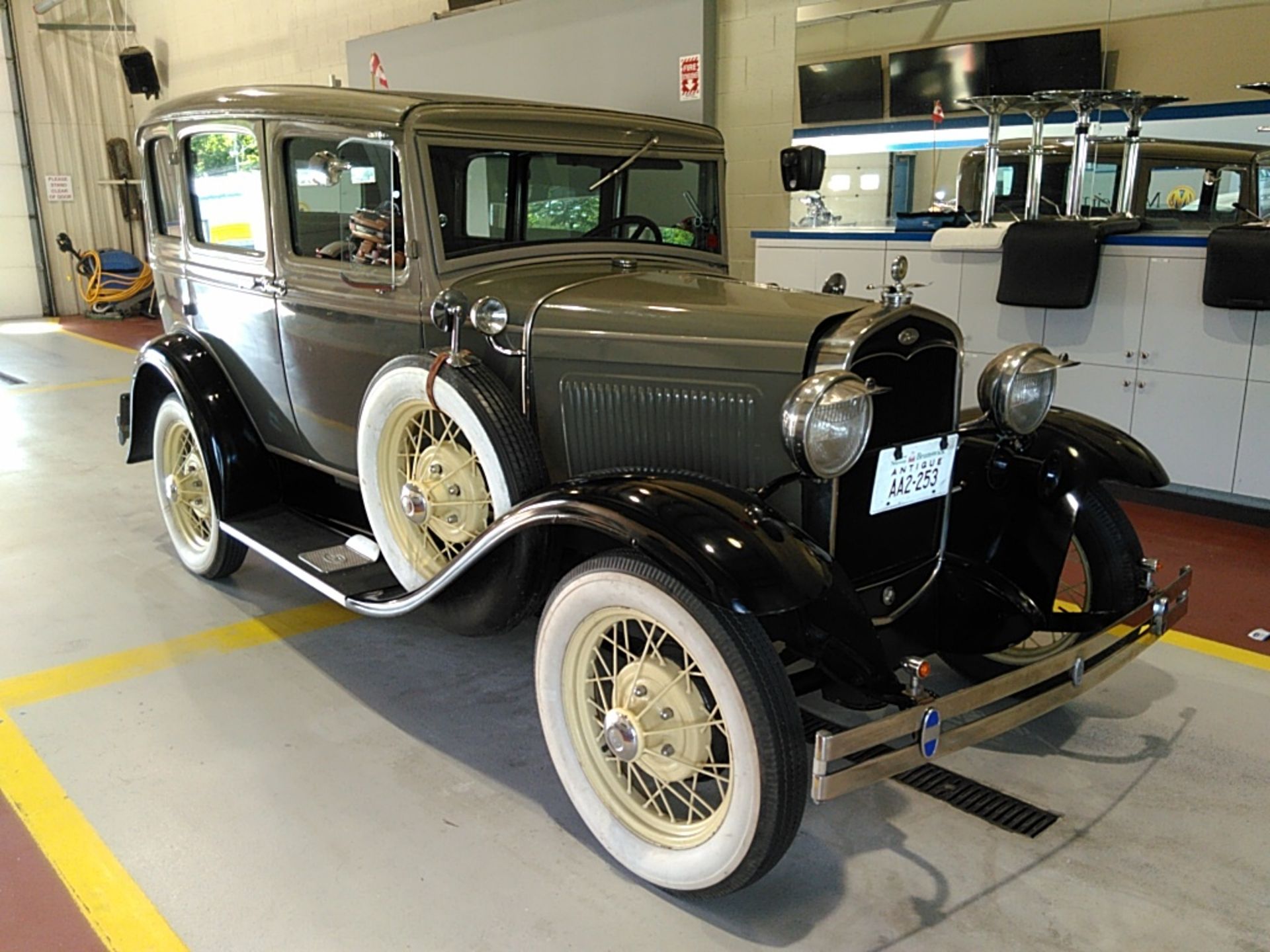 ** ON SALE ** Ford Model A Car 3.3L 4 Cylinder Engine 3 Speed Hard Top '1931 Year' RWD - ONLY 1,731