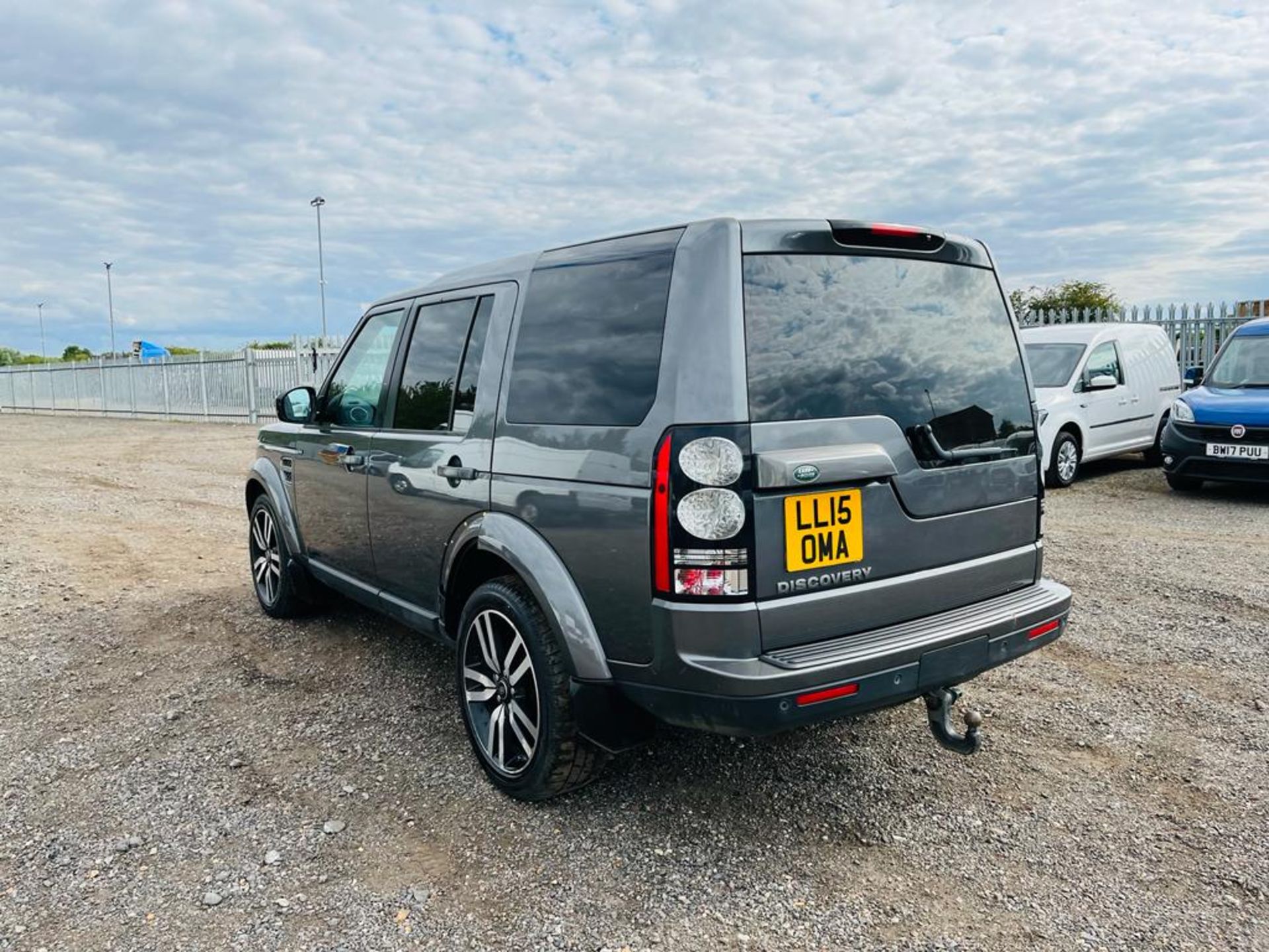 ** ON SALE **Land Rover Discovery 4 XS 3.0 SDV6 CommandShift Auto Commercial 2015 '65 Reg' - Sat Nav - Image 9 of 25