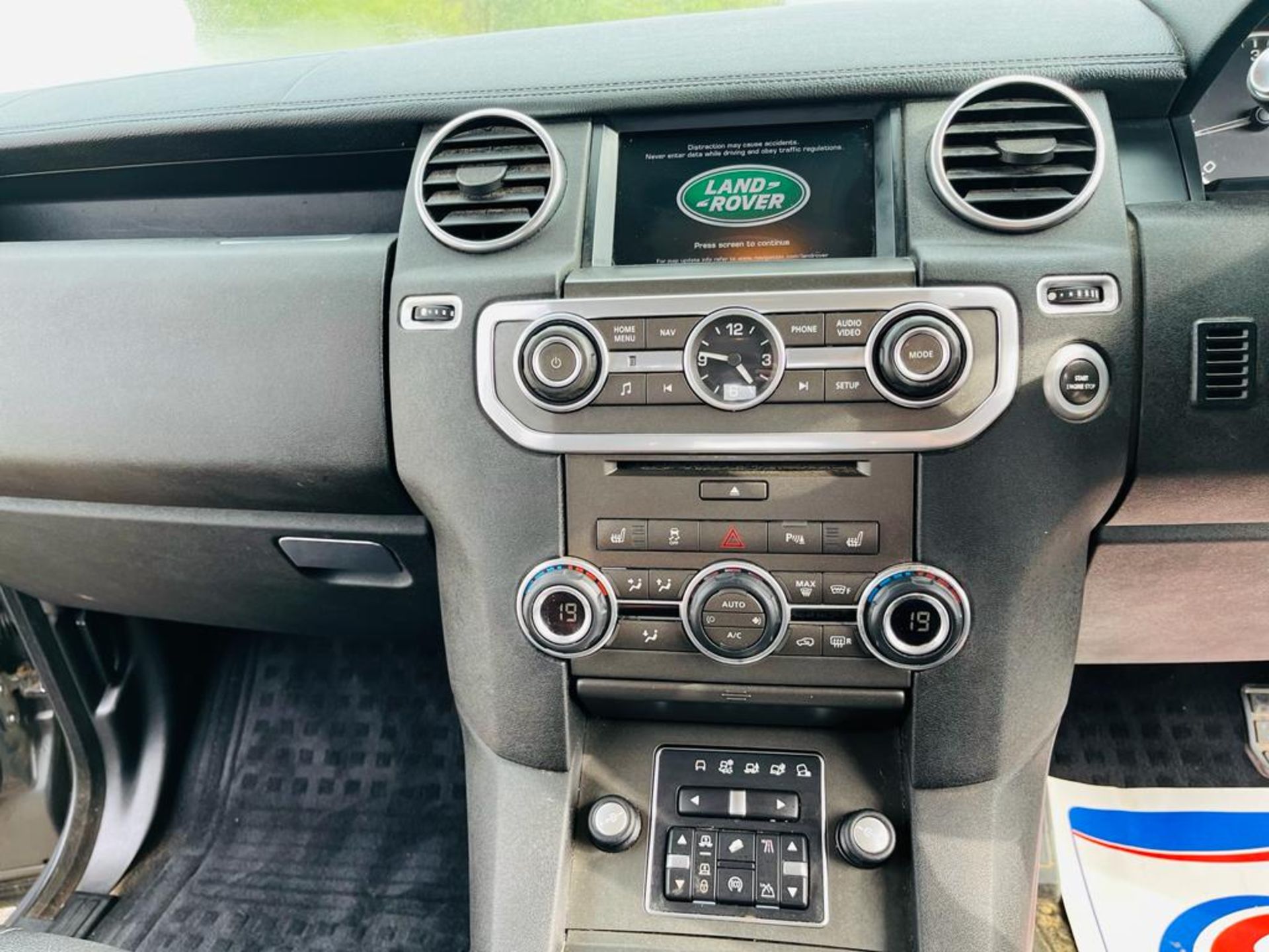 ** ON SALE **Land Rover Discovery 4 XS 3.0 SDV6 CommandShift Auto Commercial 2015 '65 Reg' - Sat Nav - Image 10 of 25