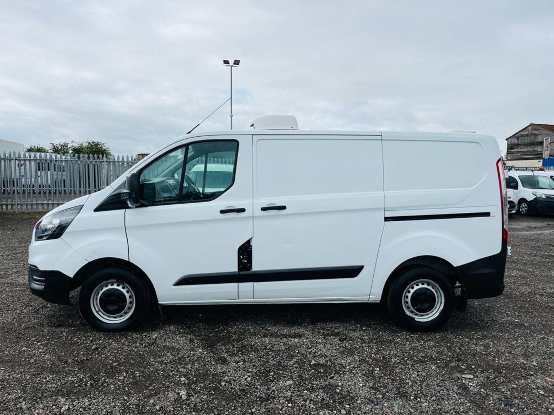 Ford Transit Custom 280 Base 2.0 EcoBlue L2 H1 Fridge / Freezer 2019 '19 Reg' ULEZ Compliant - Image 4 of 25