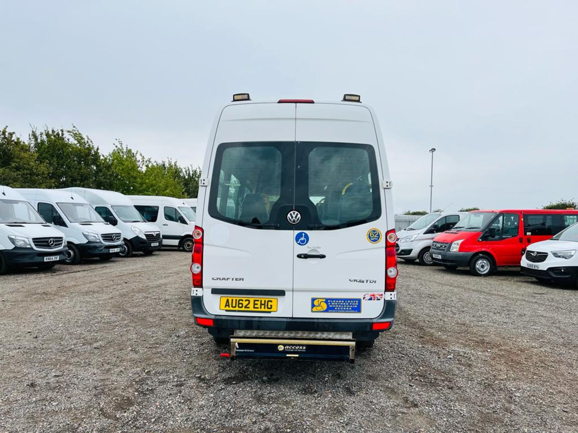 ** ON SALE ** Volkswagen Crafter 50 2.0 BlueTDI 109 L3 H3 2012 '62 Reg' Minibus - 18 Seater - Image 8 of 25