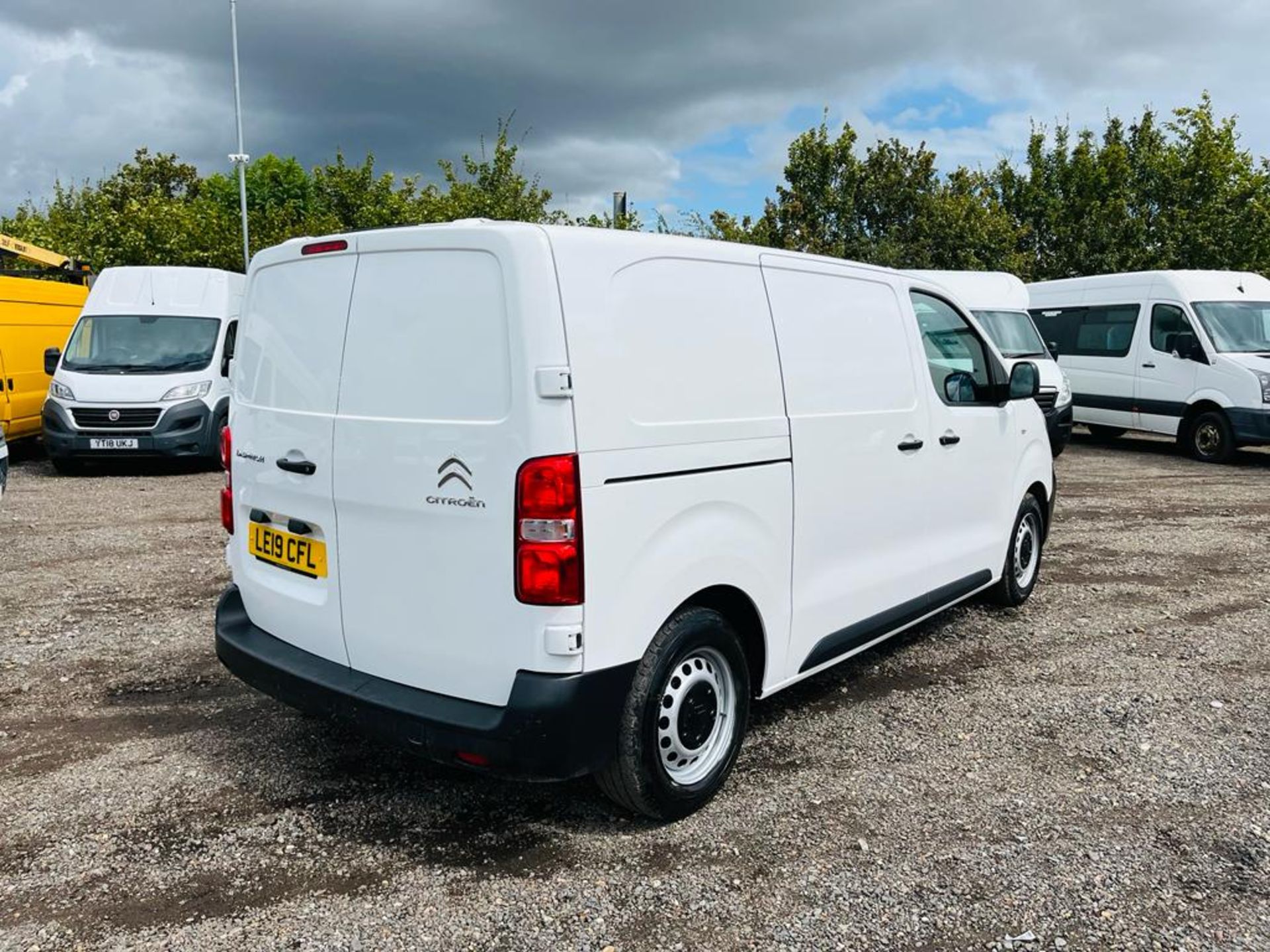 ** ON SALE ** Citroen Dispatch 1.6 BlueHDI 95 L1 H1 2019 '19 Reg' Cruise Control - ULEZ Compliant - Image 11 of 28