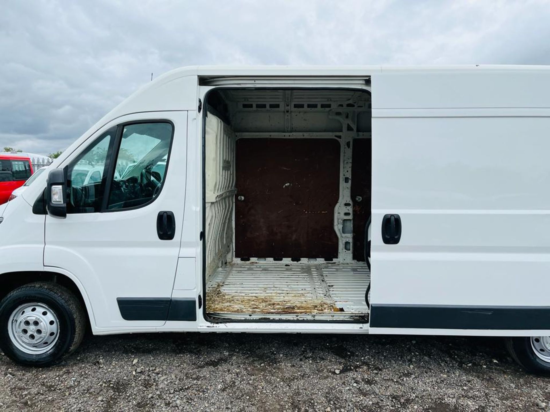 Peugeot Boxer Professional 2.0 BlueHDI L3 H2 2018 '18 Reg' - Sat Nav - ULEZ Compliant - 65037 Miles - Image 6 of 25