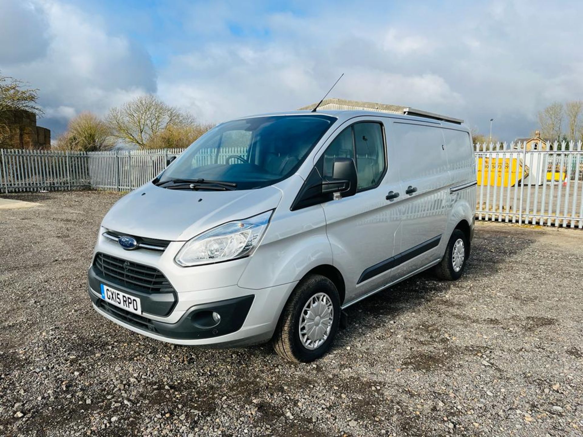 ** ON SALE ** Ford Transit Custom 2.2 TDCI Trend E-Tech 2015 '15 Reg' - Panel Van - Image 3 of 22