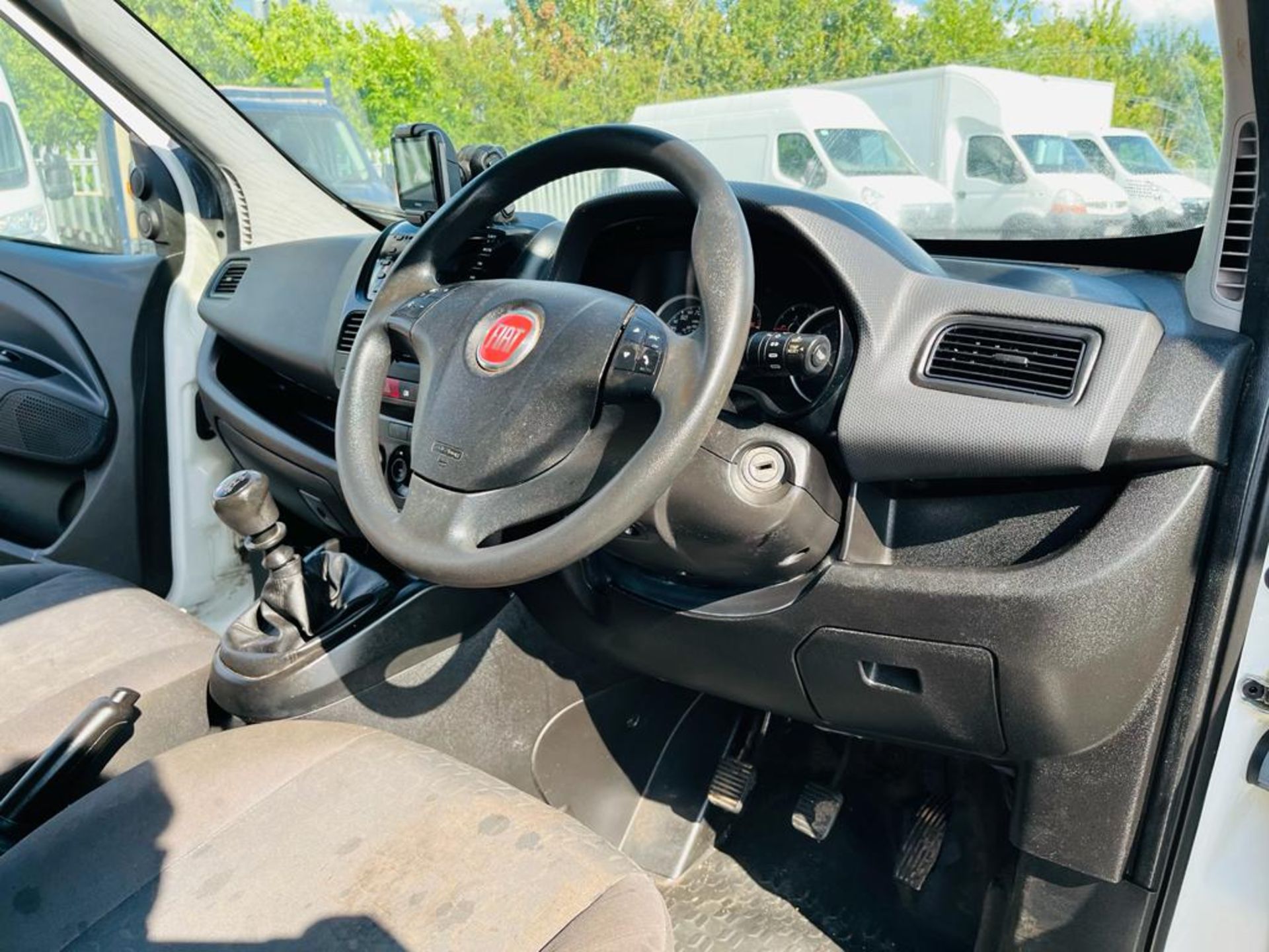 ** ON SALE ** Fiat Doblo Cargo 1.6 MultiJet Tecnico MAXI 2019 '19 Reg' Only 85,456 Miles - Image 16 of 24