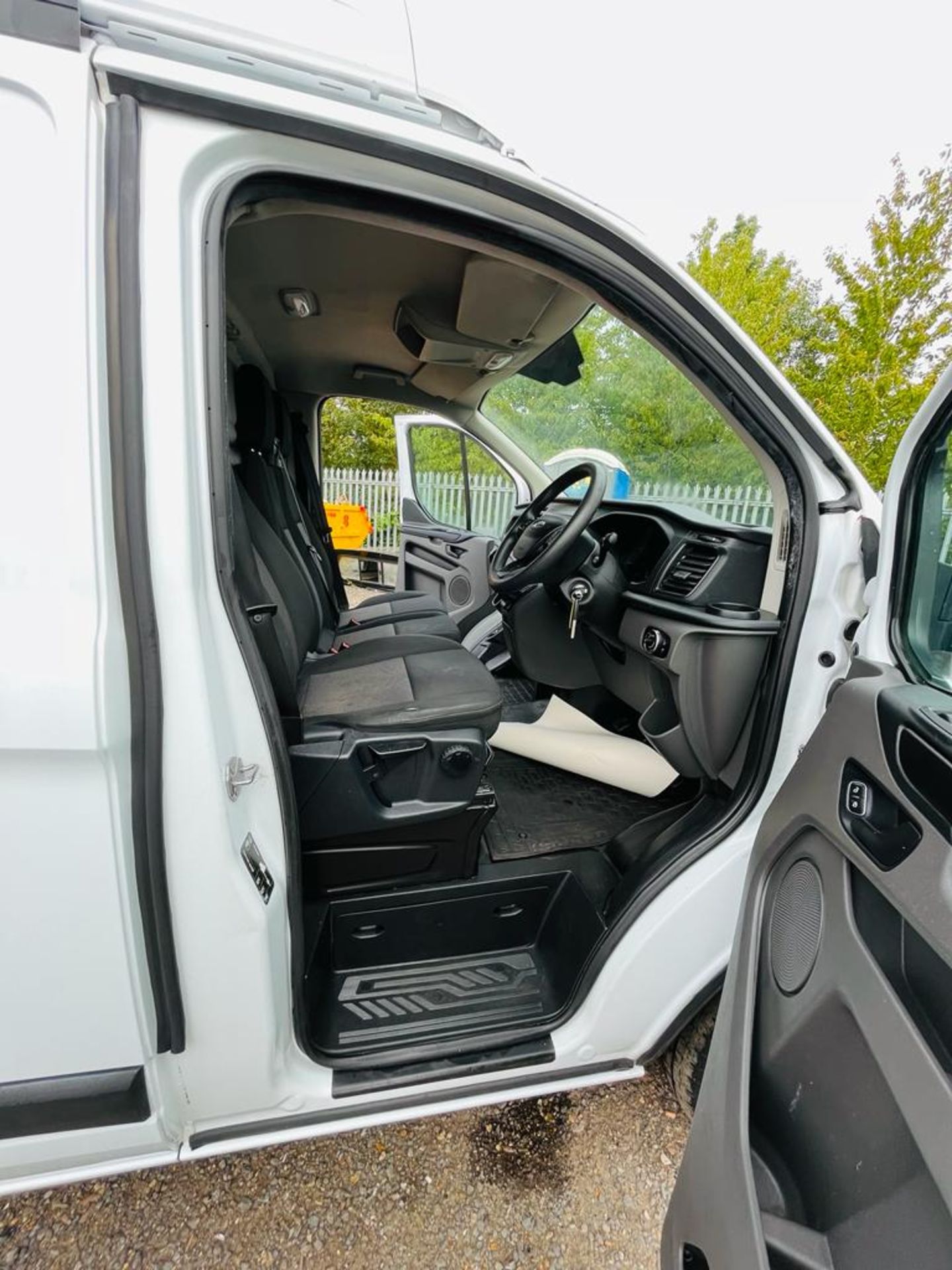 ** ON SALE ** Ford Transit Custom Base 2.0 EcoBlue L2 H2 2018 '68 Reg' - ULEZ Compliant - Image 12 of 23