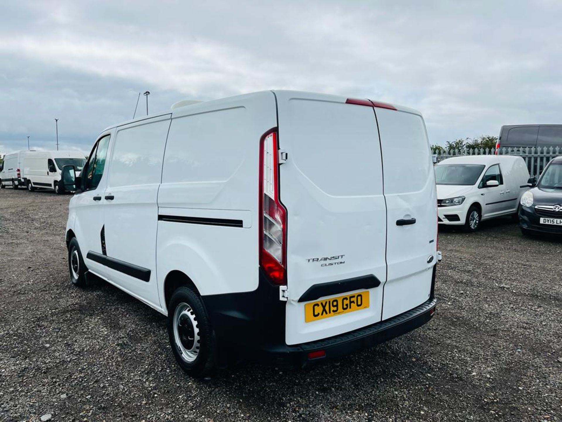 Ford Transit Custom 280 Base 2.0 EcoBlue L2 H1 Fridge / Freezer 2019 '19 Reg' ULEZ Compliant - Image 8 of 25