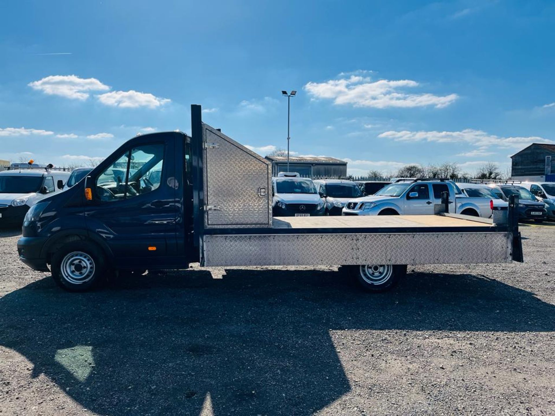 ** ON SALE ** Ford Transit 2.0 EcoBlue RWD L4 H1 DropSide 2018 '18 Reg' A/C - ULEZ Compliant - Image 5 of 28