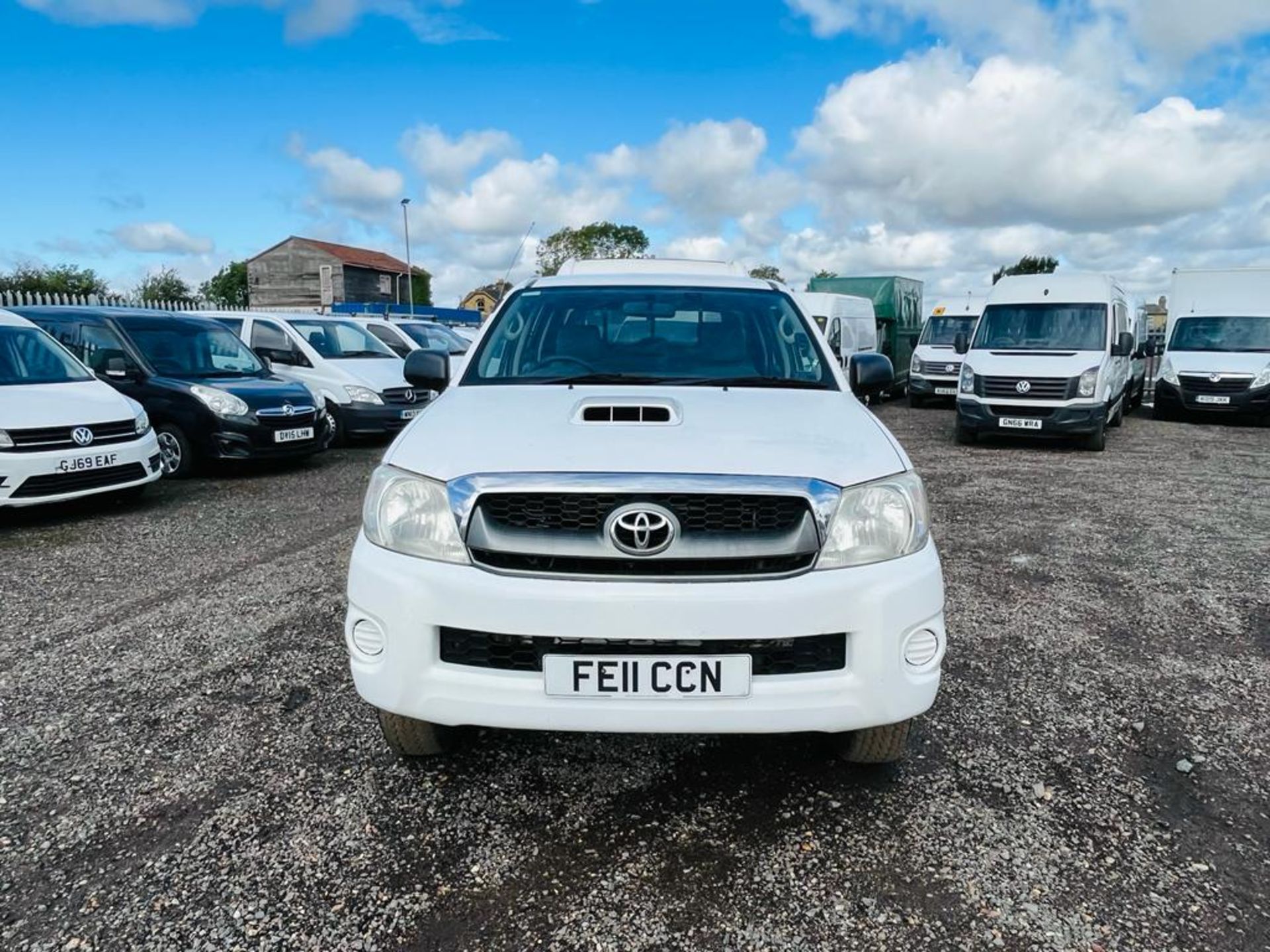 ** ON SALE ** Toyota Hilux 2.5 D-4D Double Cab 4WD HL2 144 2011 '11 Reg' A/C - Image 2 of 28