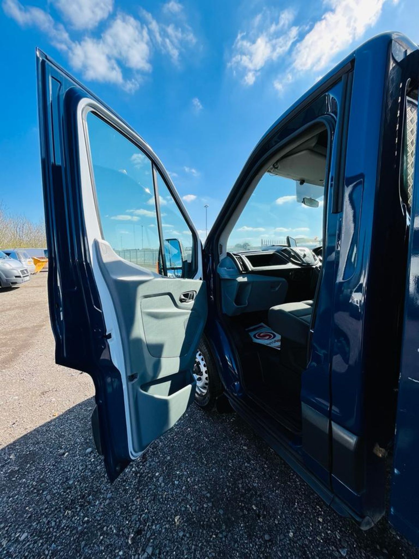 ** ON SALE ** Ford Transit 2.0 EcoBlue RWD L4 H1 DropSide 2018 '18 Reg' A/C - ULEZ Compliant - Image 23 of 28