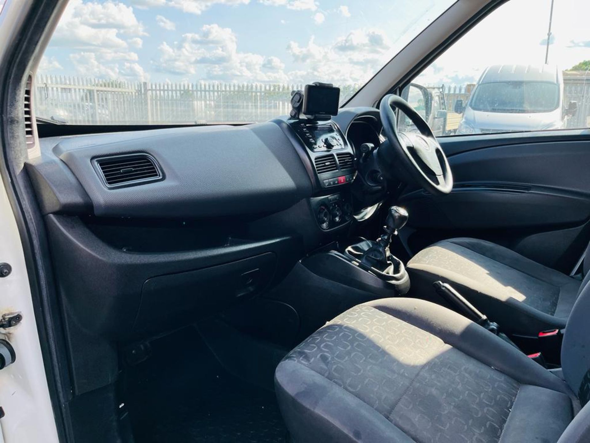 ** ON SALE ** Fiat Doblo Cargo 1.6 MultiJet Tecnico MAXI 2019 '19 Reg' Only 85,456 Miles - Image 22 of 24