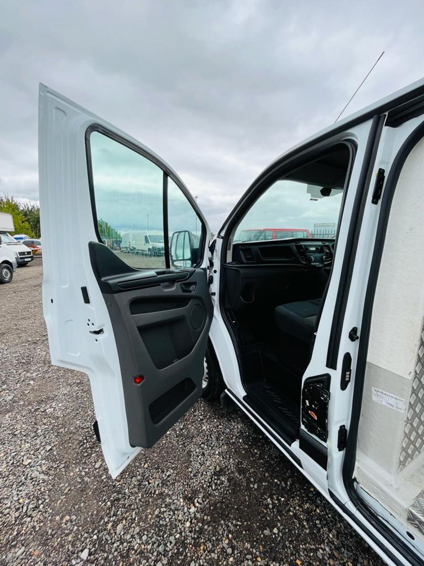 Ford Transit Custom 280 Base 2.0 EcoBlue L2 H1 Fridge / Freezer 2019 '19 Reg' ULEZ Compliant - Image 20 of 25