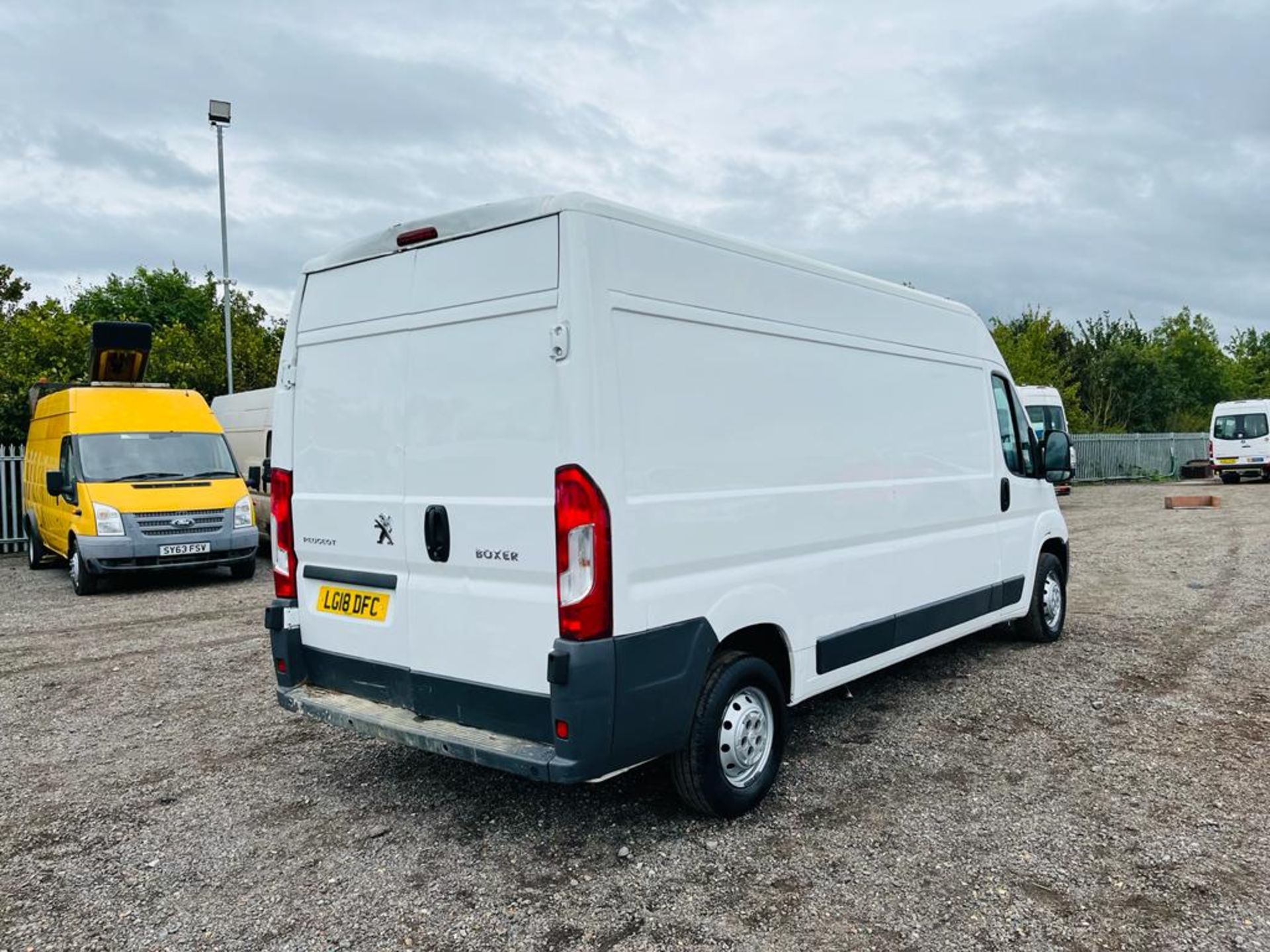 Peugeot Boxer Professional 2.0 BlueHDI L3 H2 2018 '18 Reg' - Sat Nav - ULEZ Compliant - 65037 Miles - Image 11 of 25