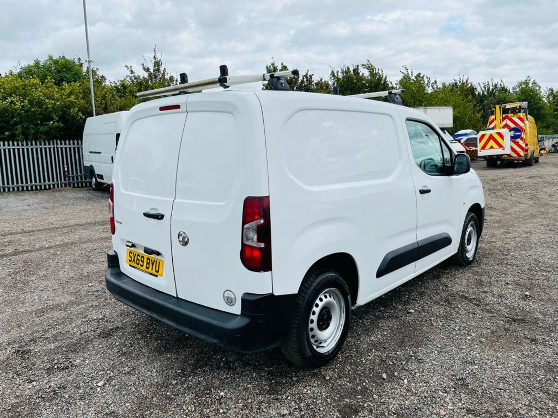 ** ON SALE **Vauxhall Combo Cargo L1 H1 1.6 Turbo D 100 2000 Edition 2020 '69 Reg' Sat Nav - Image 11 of 24