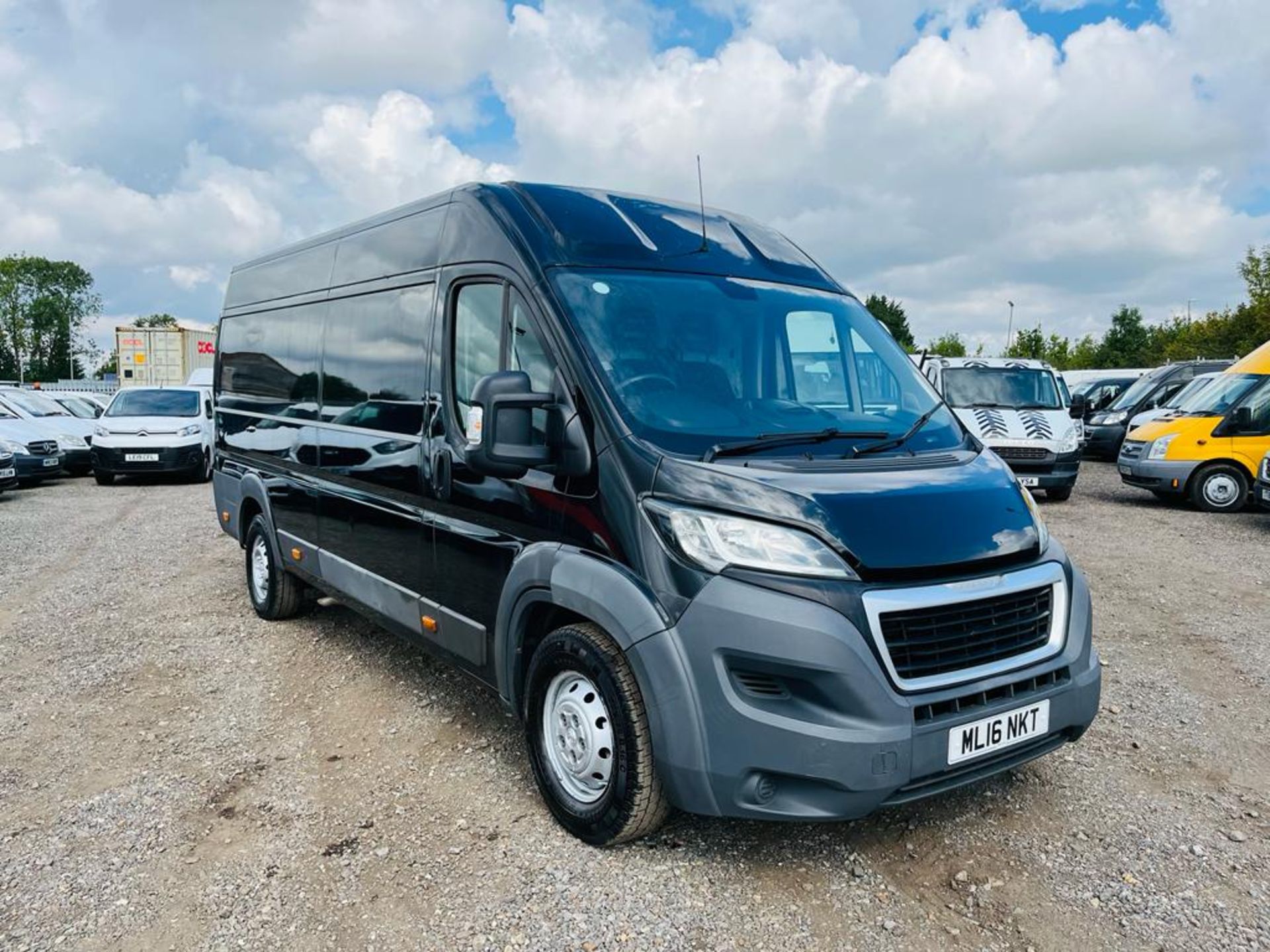 ** ON SALE ** Peugeot Boxer Professional 435 2.2 HDI L4 H2 2016 '16 Reg' Sat Nav - A/C- No Vat