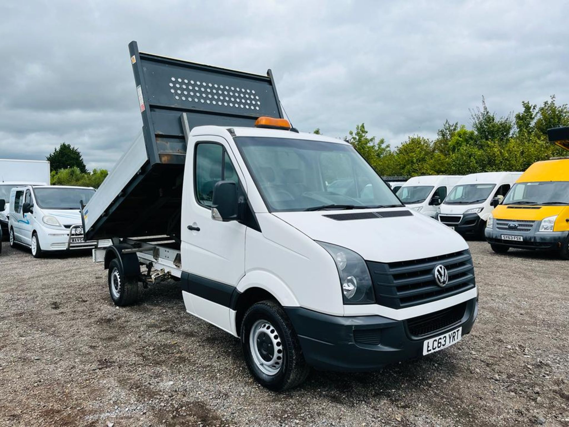 ** ON SALE ** Volkswagen Crafter 2.0 TDI Startline 136 Alloy Tipper L2 2014 '63 Reg' - Image 2 of 29