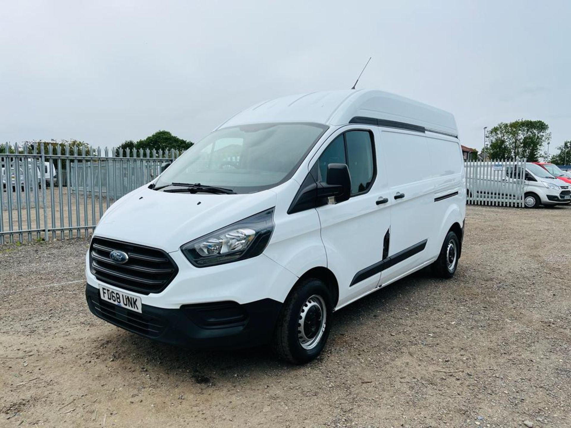 ** ON SALE ** Ford Transit Custom Base 2.0 EcoBlue L2 H2 2018 '68 Reg' - ULEZ Compliant - Image 3 of 23