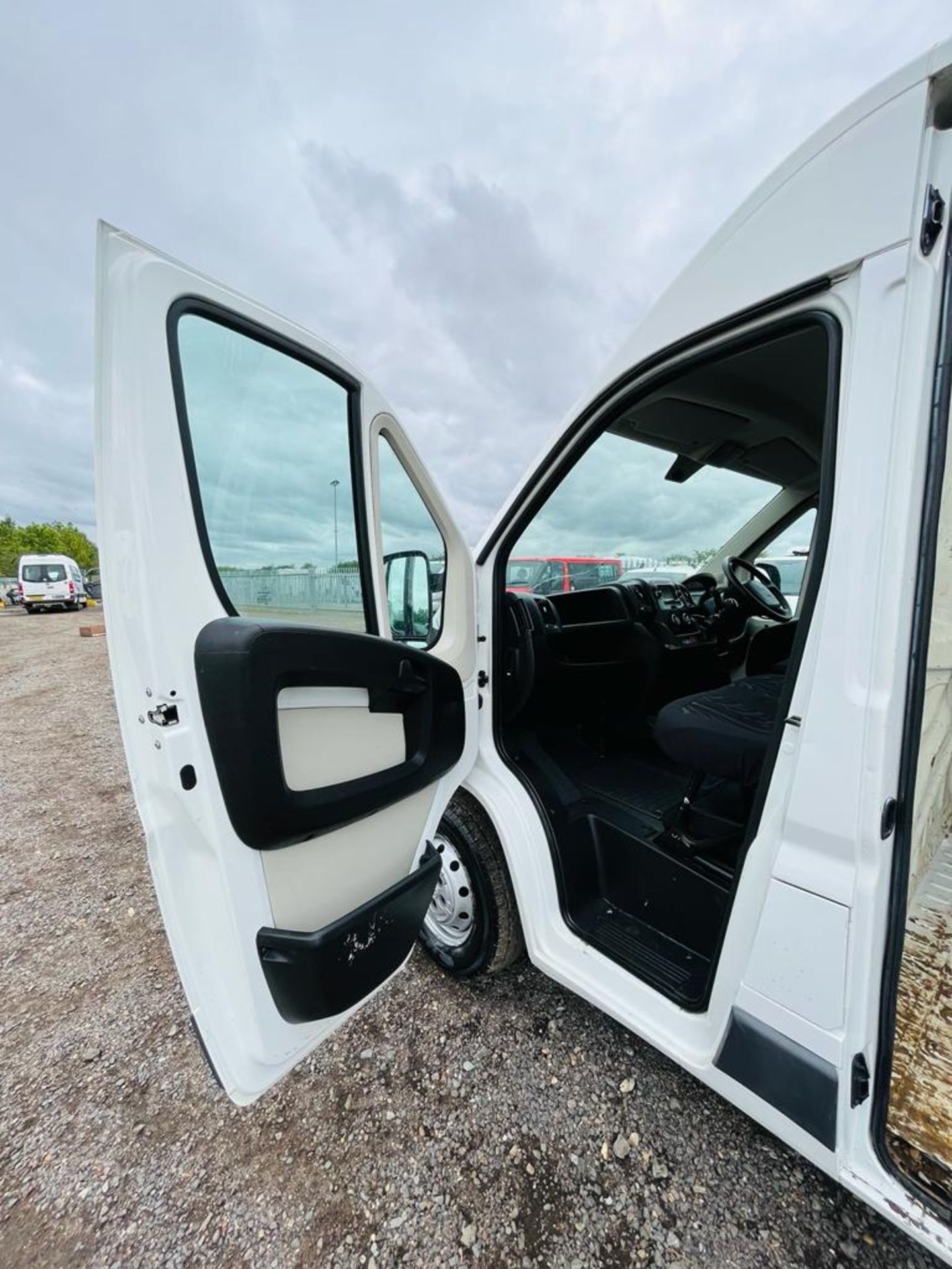 Peugeot Boxer Professional 2.0 BlueHDI L3 H2 2018 '18 Reg' - Sat Nav - ULEZ Compliant - 65037 Miles - Image 20 of 25