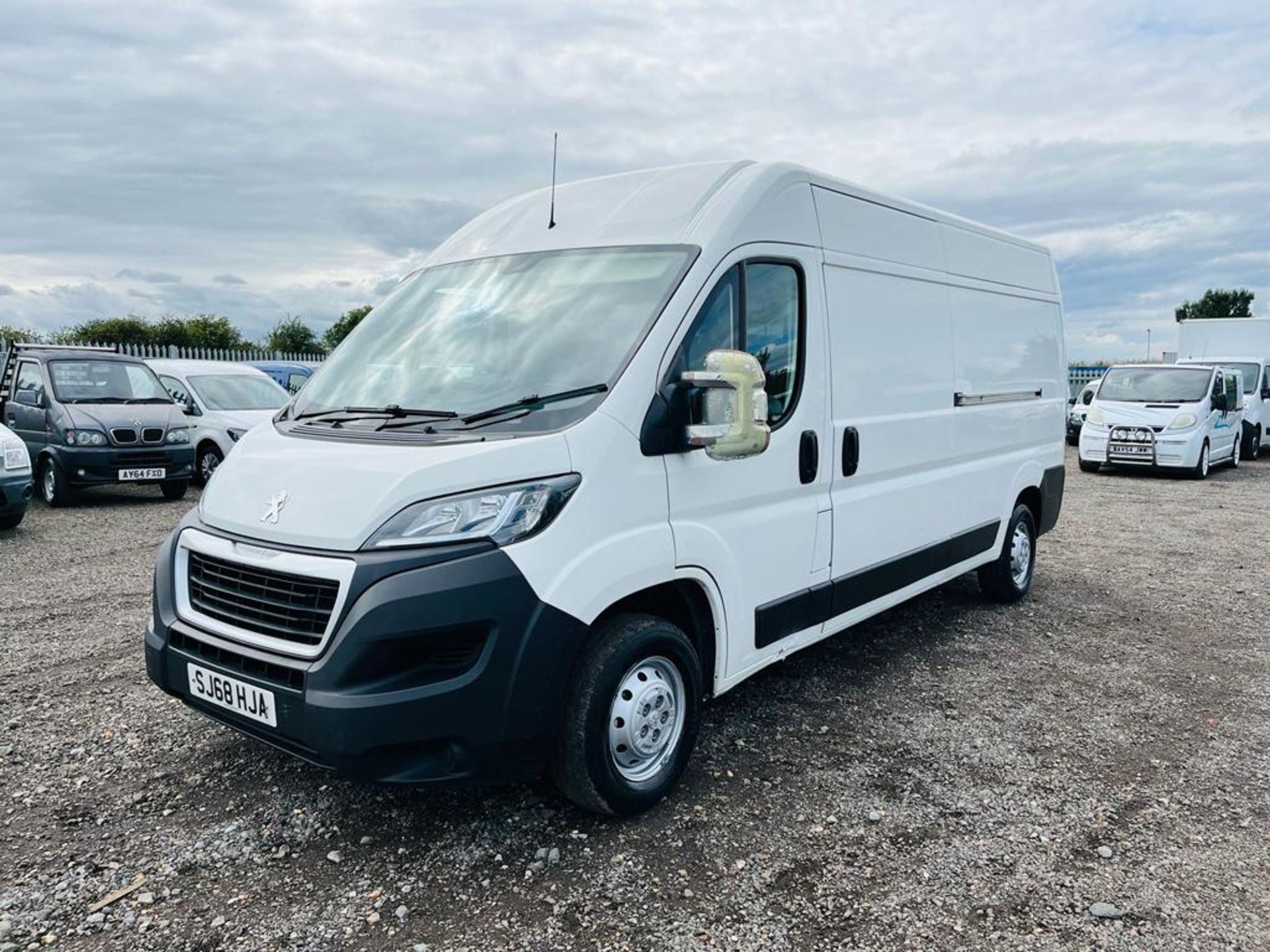 ** ON SALE ** Peugeot Boxer 2.0 Blue HDI Professional 335 L3 H2 2018 '18 Reg' Sat Nav - A/C - Image 3 of 22