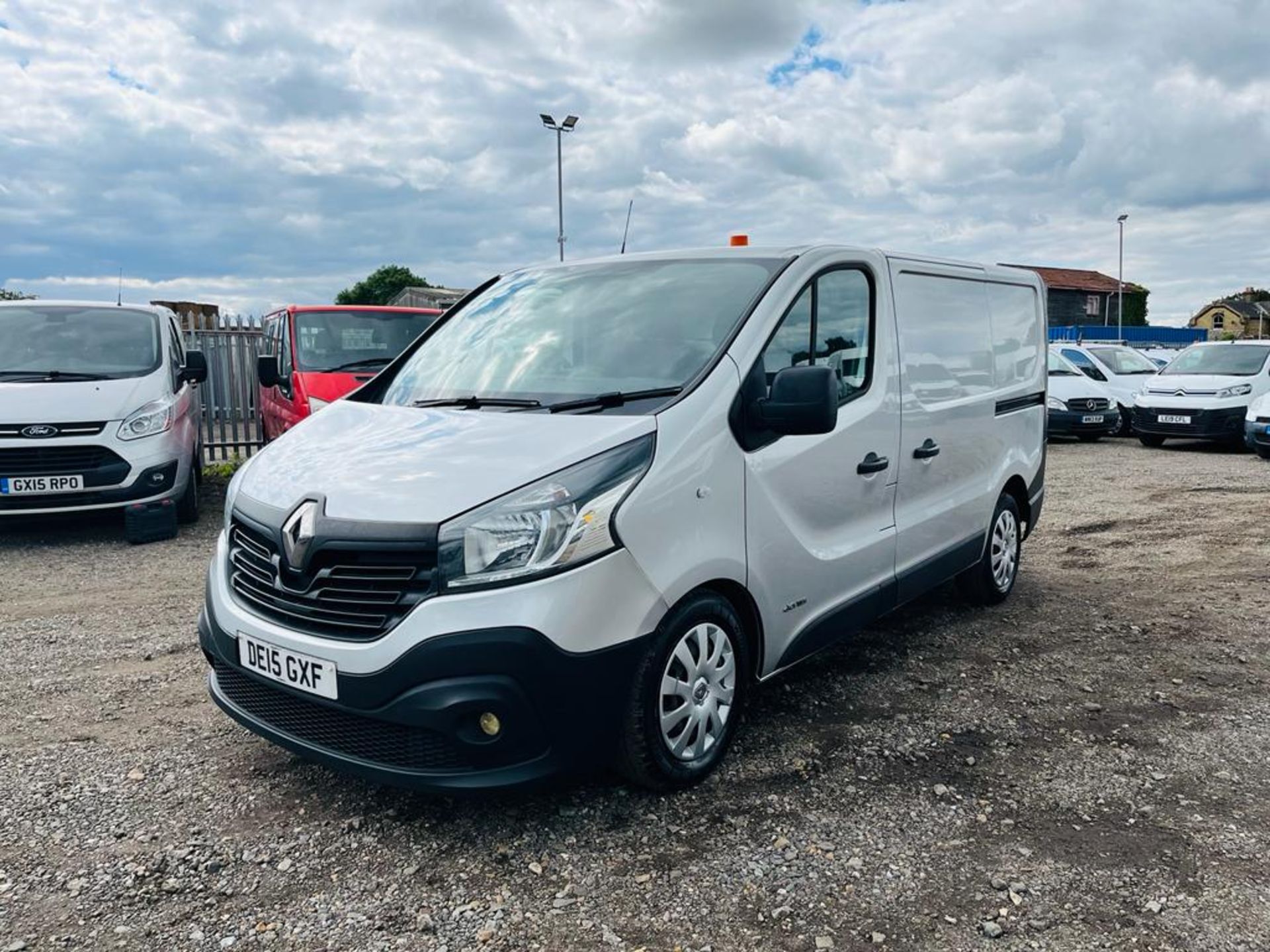 ** ON SALE ** Renault Trafic SL27 Business 1.6 DCI L1 H1 2015 '15 Reg' Panel Van - Image 3 of 24