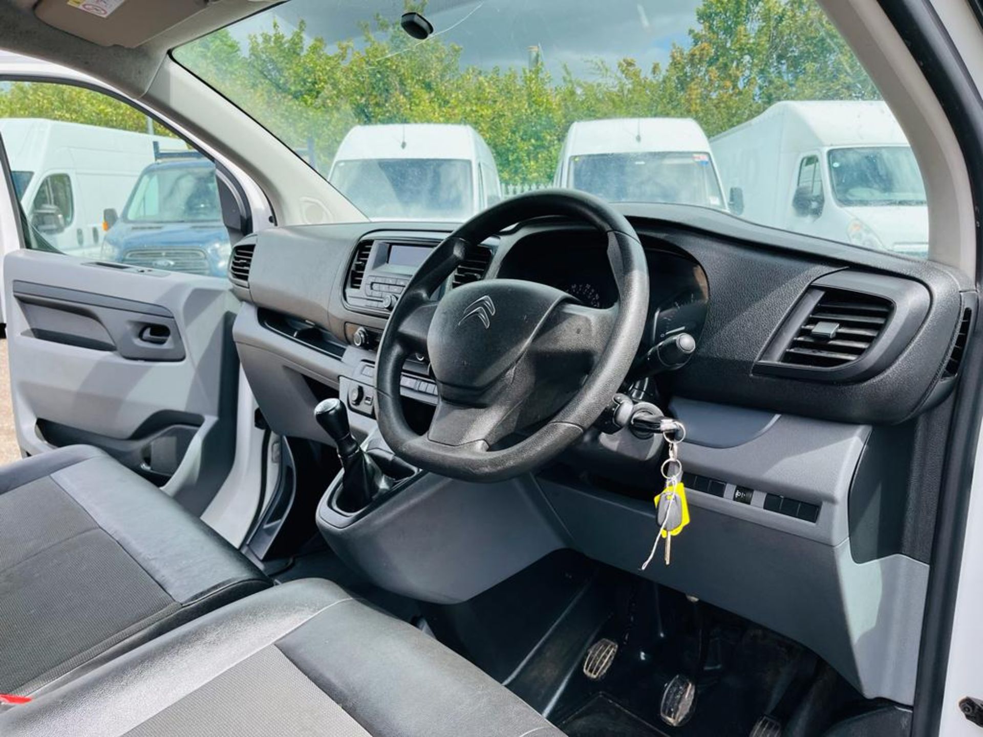 ** ON SALE ** Citroen Dispatch 1.6 BlueHDI 95 L1 H1 2019 '19 Reg' Cruise Control - ULEZ Compliant - Image 19 of 28