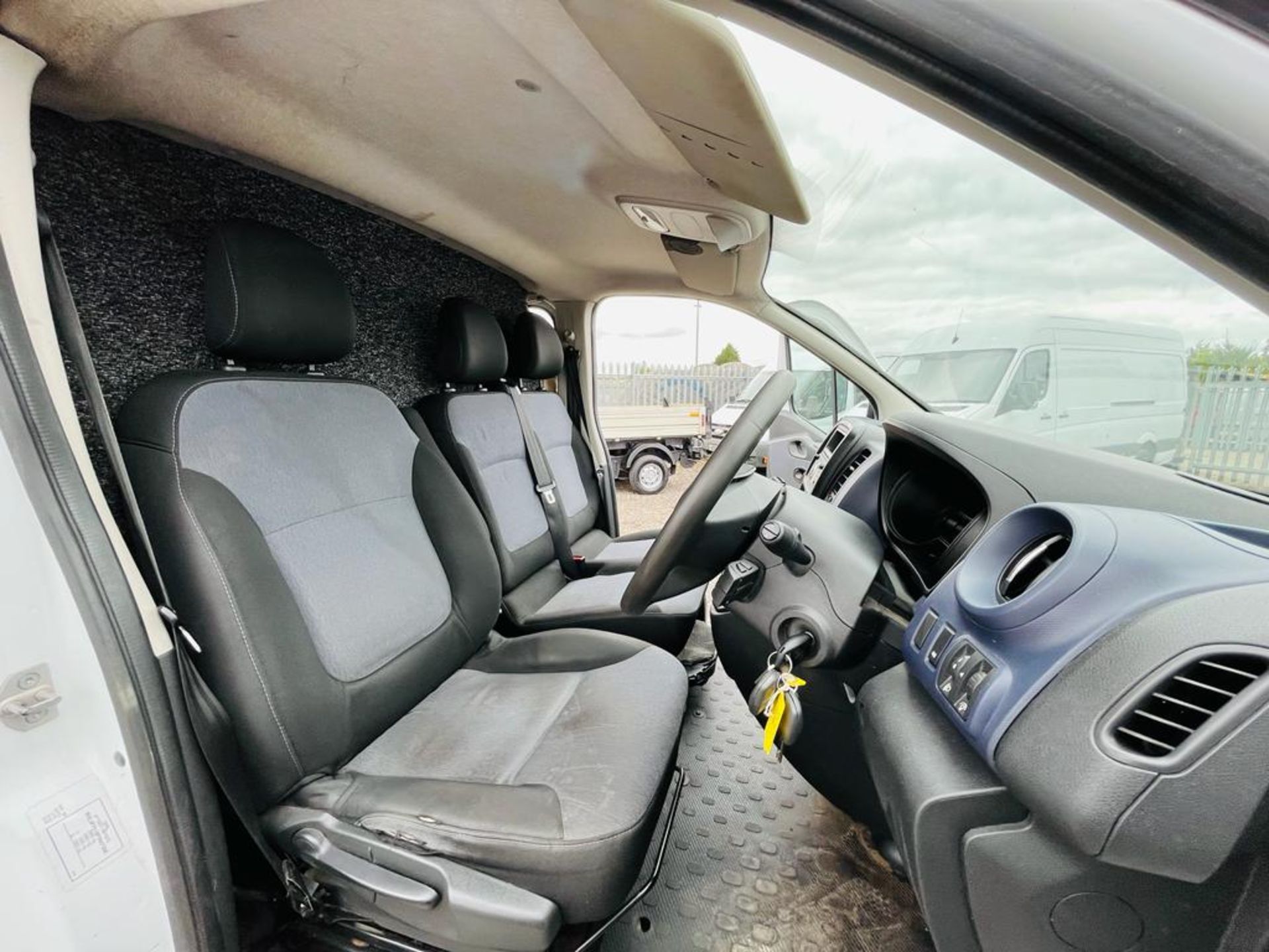 ** ON SALE ** Vauxhall Vivaro 1.6 CDTI 115 L2 H1 2900 2015 '15 Reg' Panel Van - No Vat - Image 14 of 24