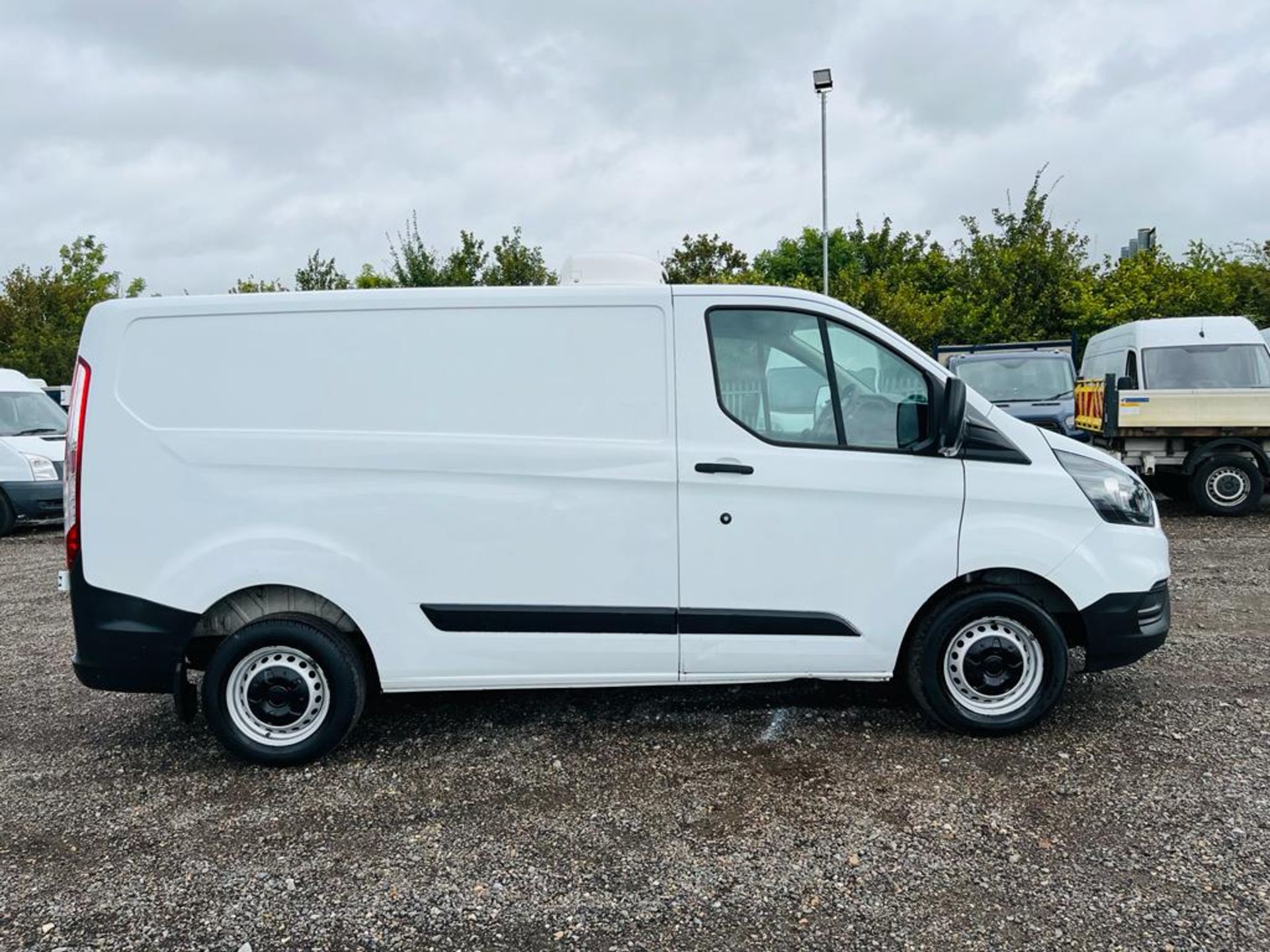 Ford Transit Custom 280 Base 2.0 EcoBlue L2 H1 Fridge / Freezer 2019 '19 Reg' ULEZ Compliant - Image 12 of 25