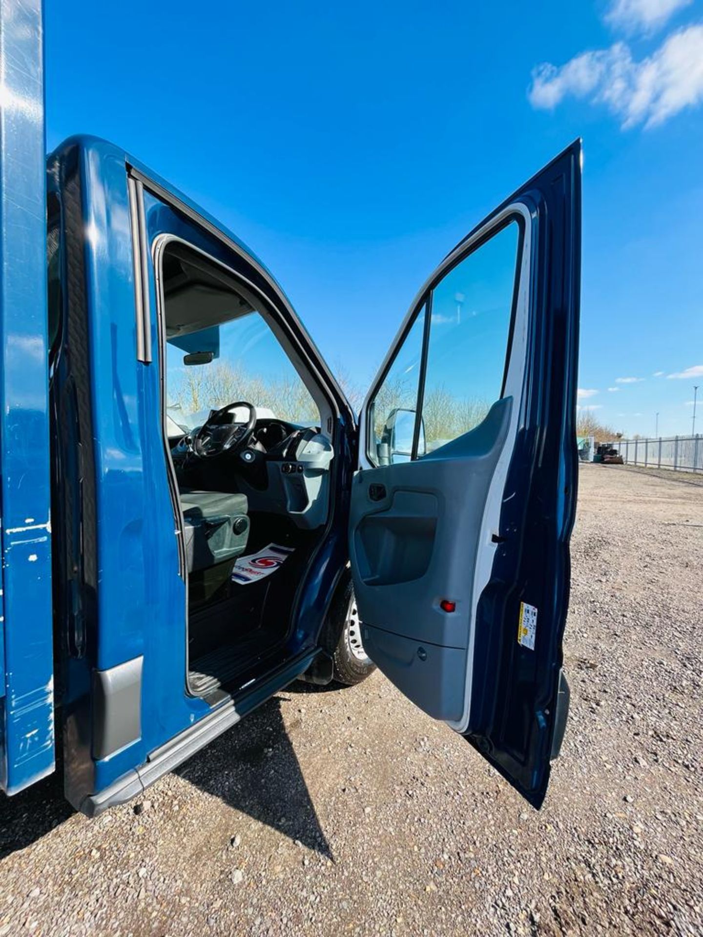 ** ON SALE ** Ford Transit 2.0 EcoBlue RWD L4 H1 DropSide 2018 '18 Reg' A/C - ULEZ Compliant - Image 16 of 28