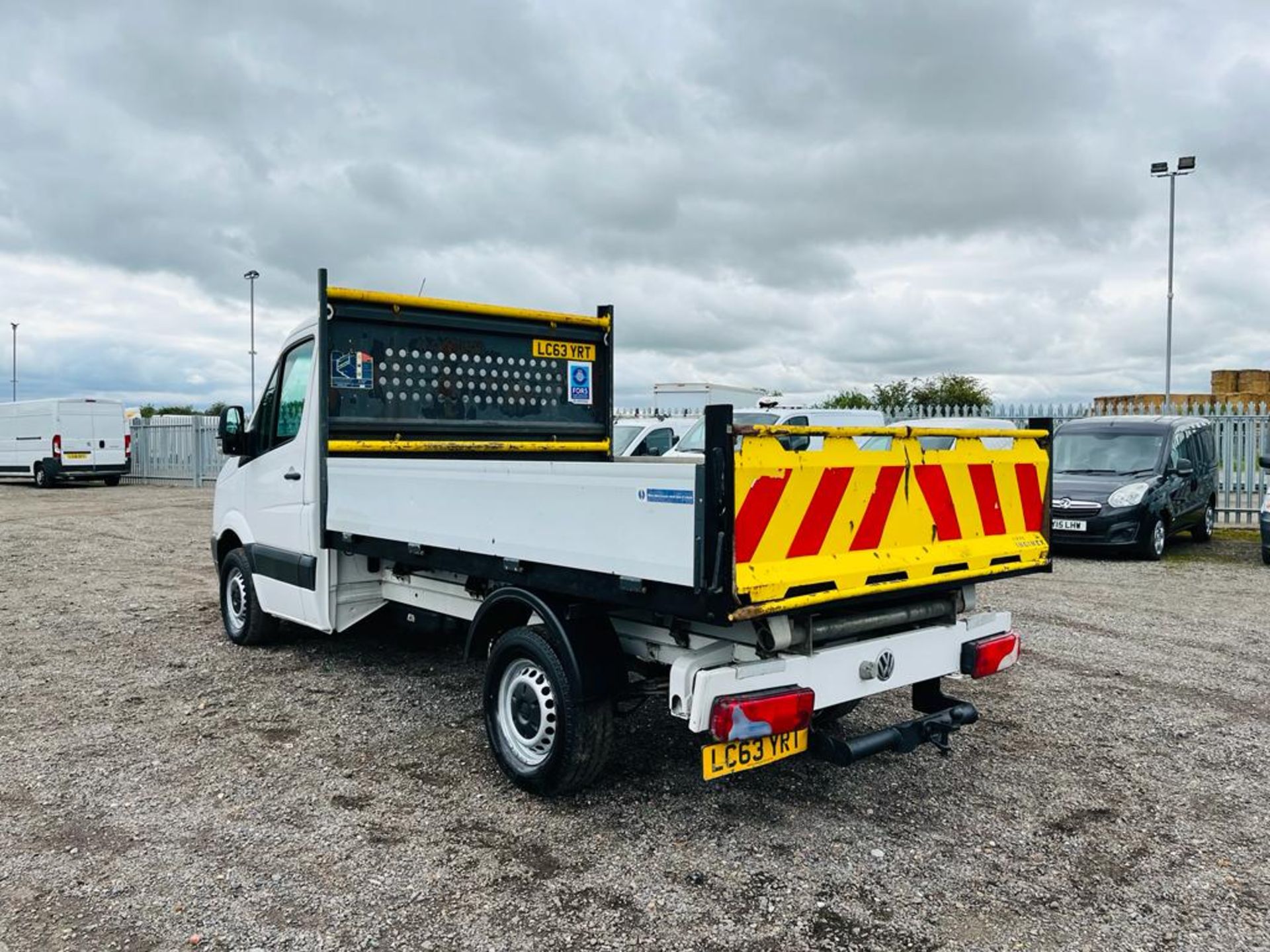 ** ON SALE ** Volkswagen Crafter 2.0 TDI Startline 136 Alloy Tipper L2 2014 '63 Reg' - Image 9 of 29